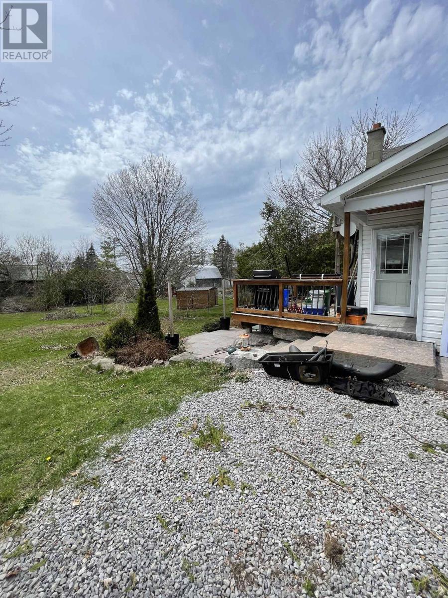 32 Bond Street E, Kawartha Lakes, Ontario  K0M 1N0 - Photo 3 - X12016599