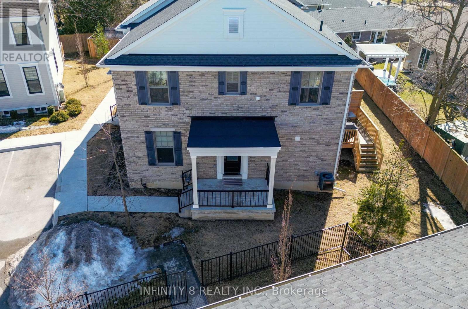 7 Aspen Common, St. Catharines, Ontario  L2S 2B3 - Photo 2 - X12016595