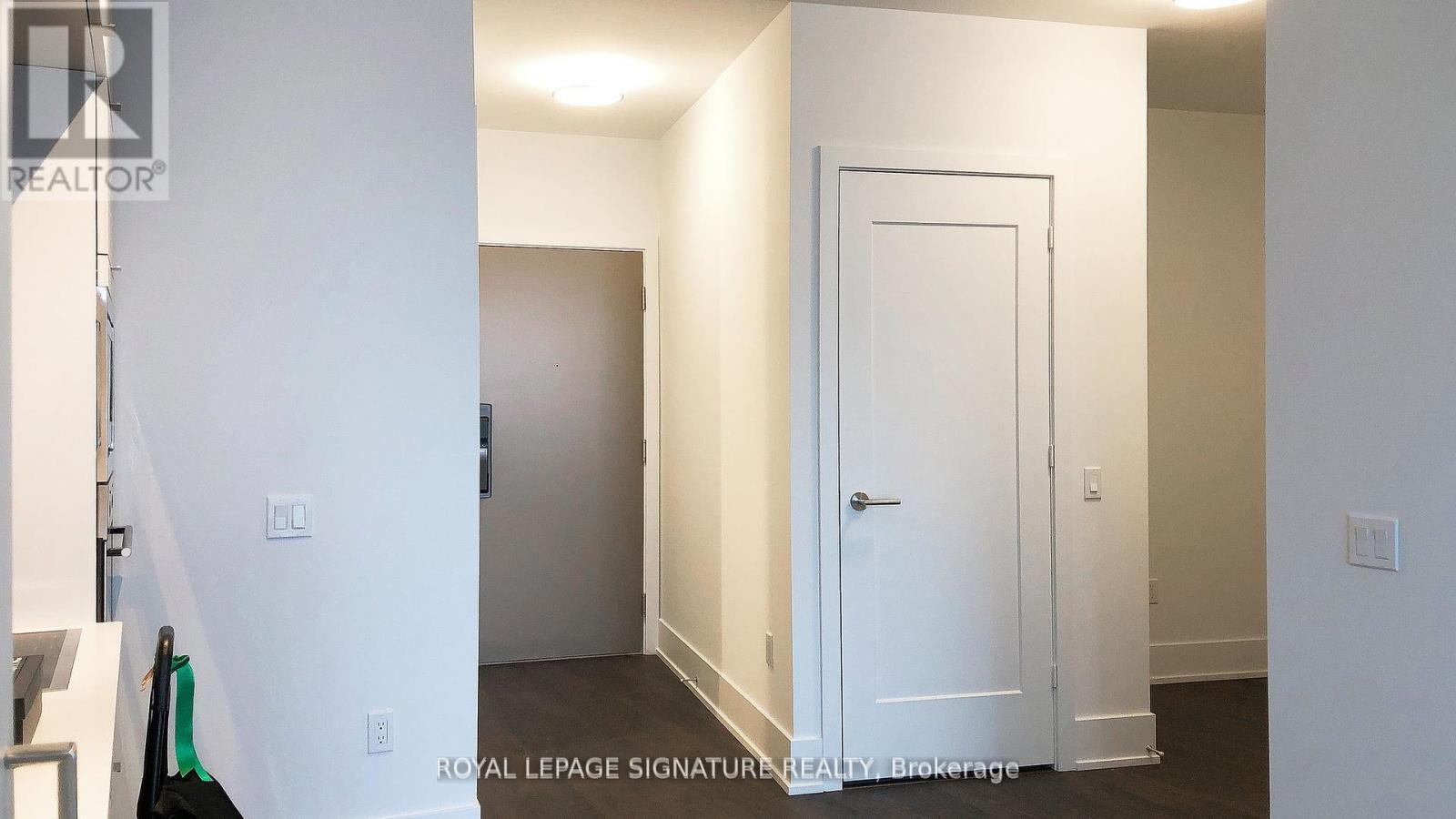 5601 - 10 York Street, Toronto, Ontario  M5J 2L9 - Photo 2 - C12016574