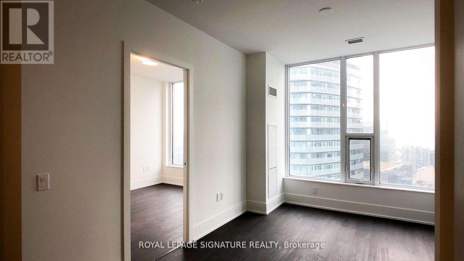 5601 - 10 York Street, Toronto, Ontario  M5J 2L9 - Photo 6 - C12016574