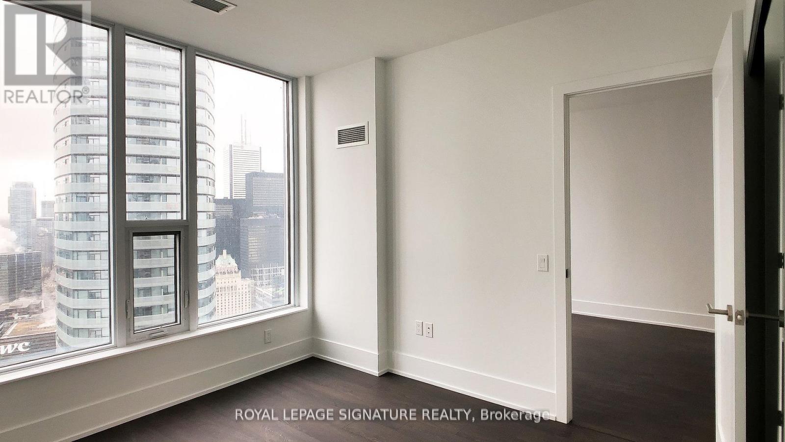 5601 - 10 York Street, Toronto, Ontario  M5J 2L9 - Photo 9 - C12016574