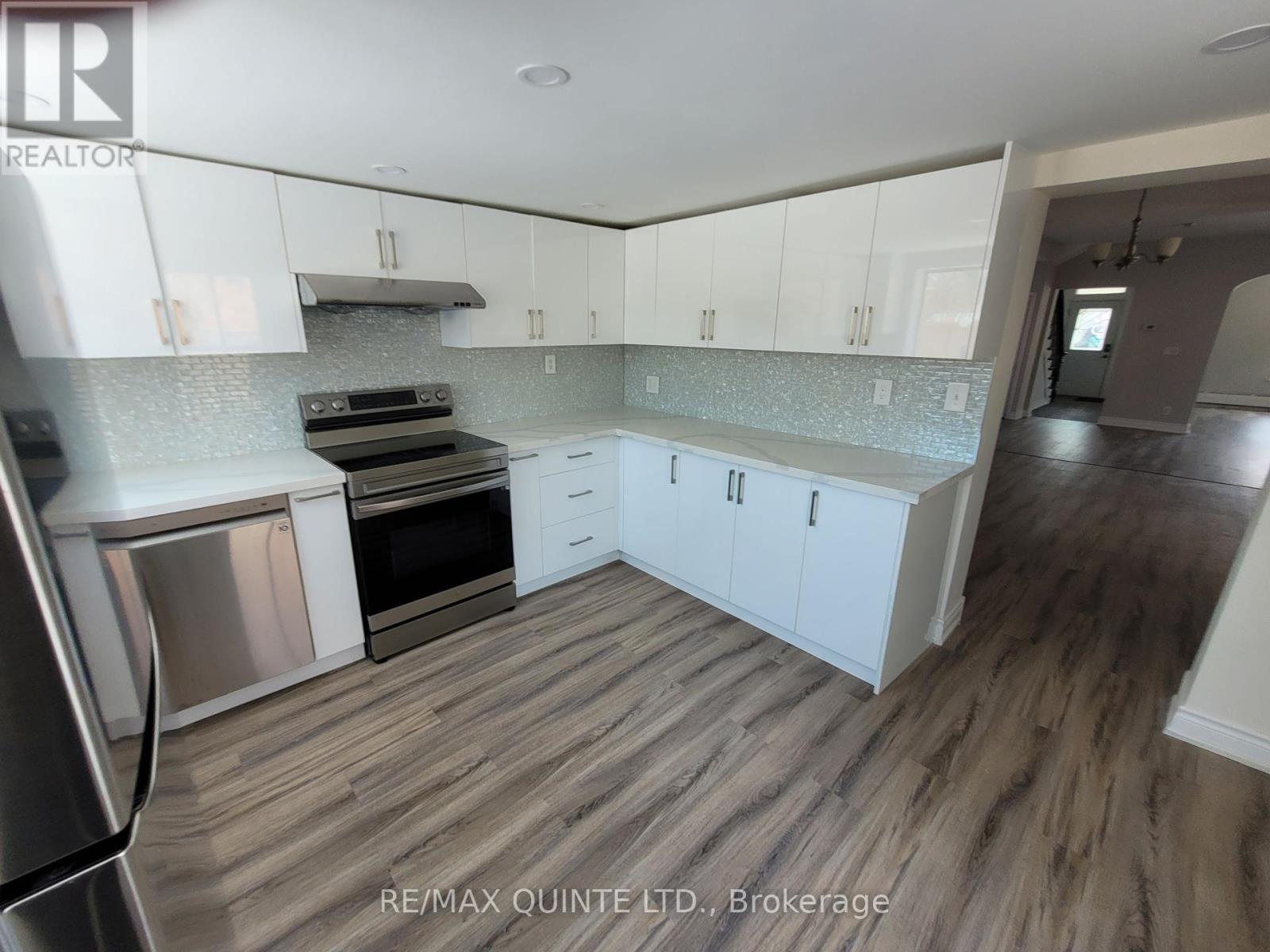 Property at 325 CHARLES STREET image 4