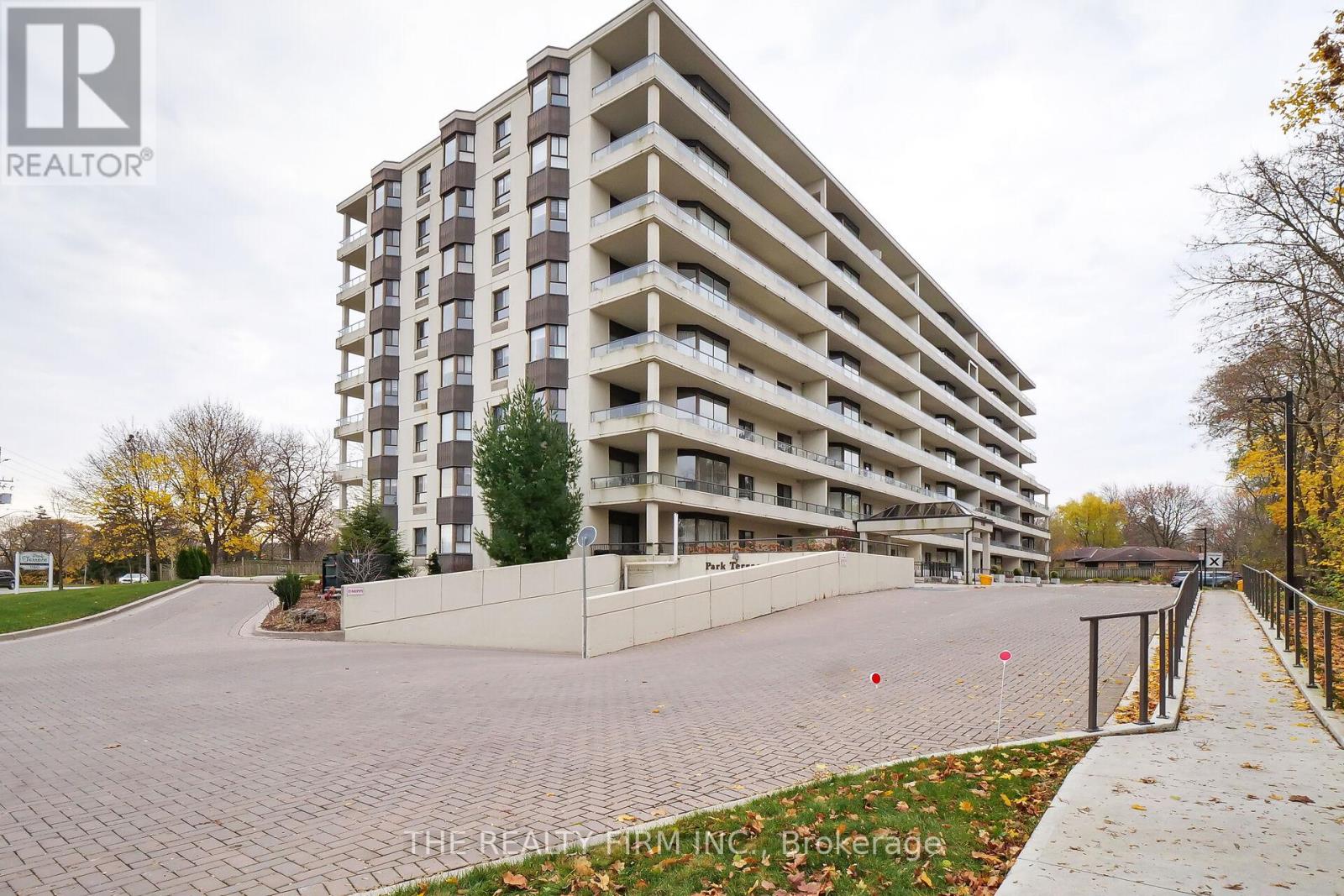 502 - 1180 Commissioners Road W