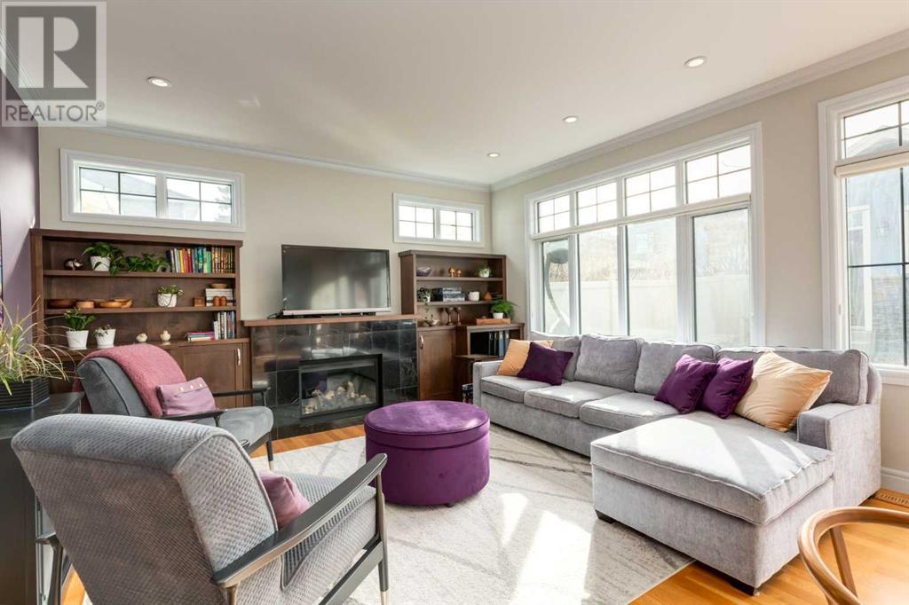 Property at 653 27 Avenue NW image 3
