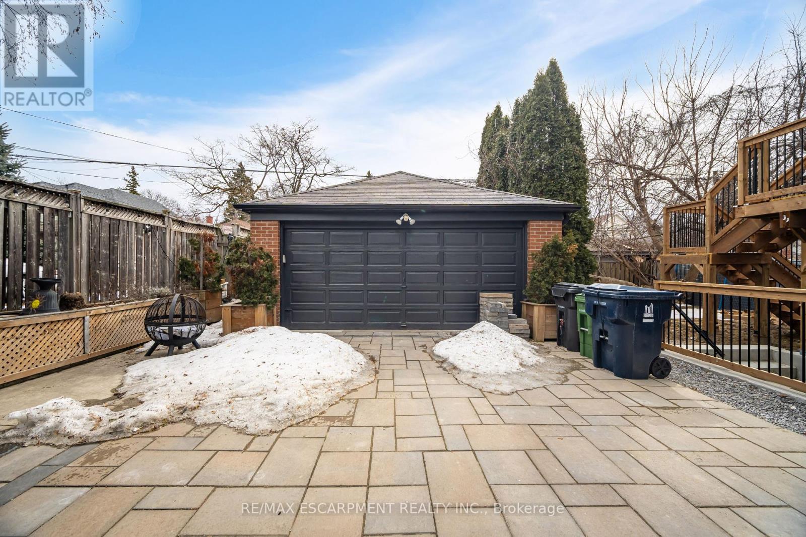 25 Belgravia Avenue, Toronto, Ontario  M6E 2M4 - Photo 47 - W12016425