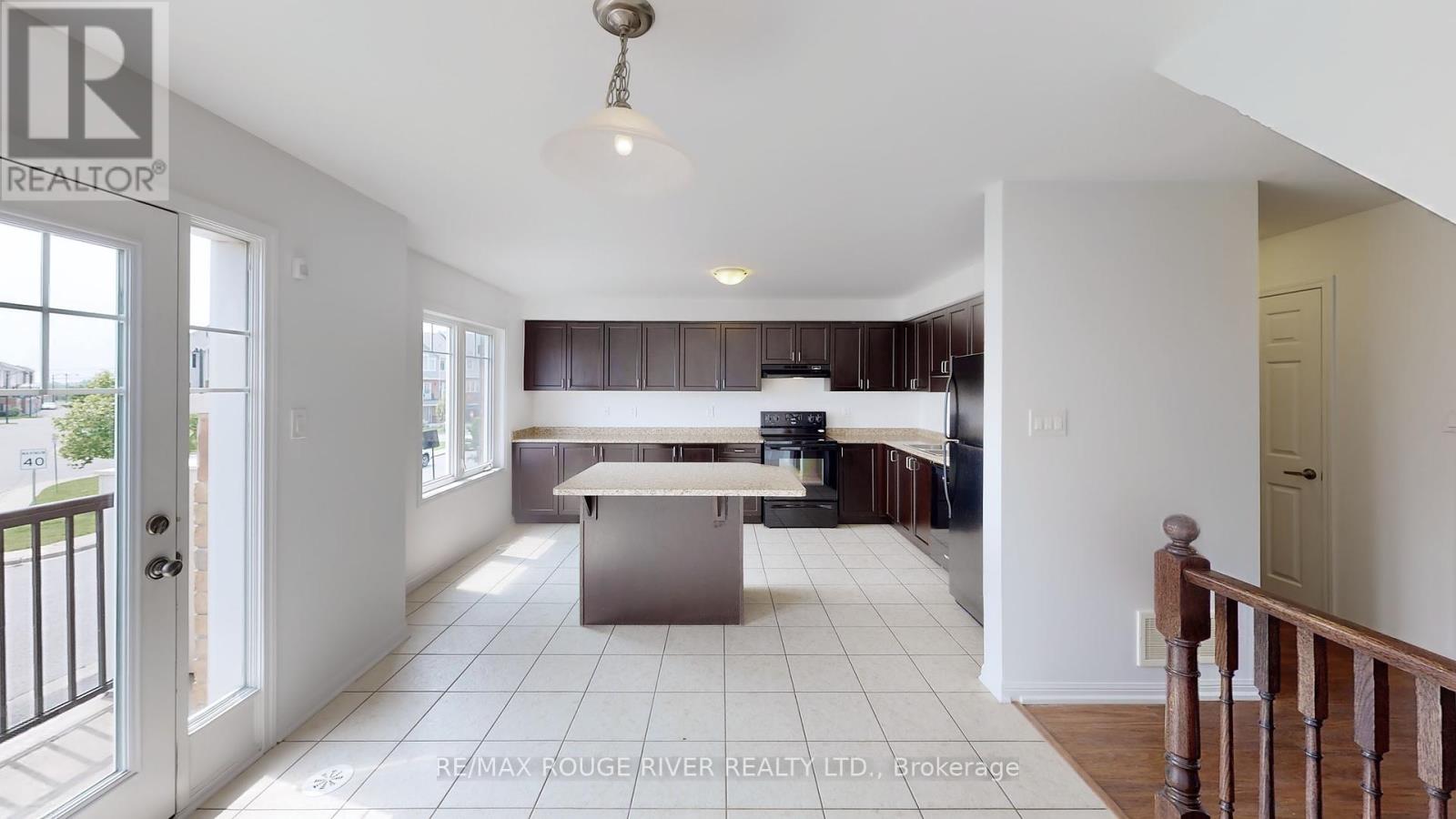 2416 Bronzedale Street, Pickering, Ontario  L1X 0C3 - Photo 13 - E12016645