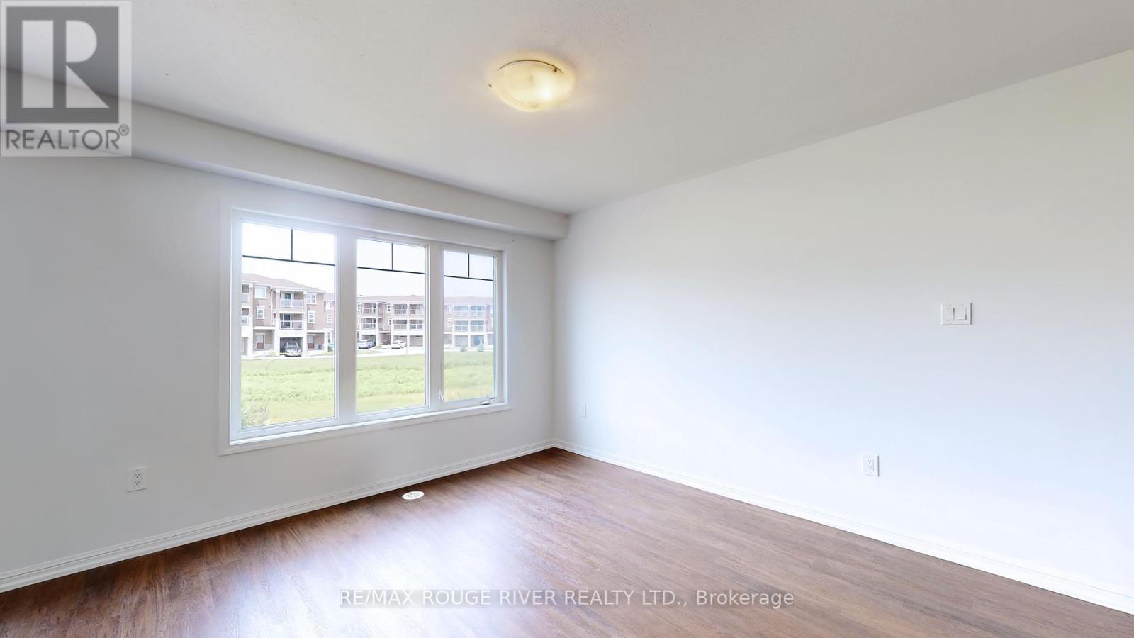2416 Bronzedale Street, Pickering, Ontario  L1X 0C3 - Photo 4 - E12016645