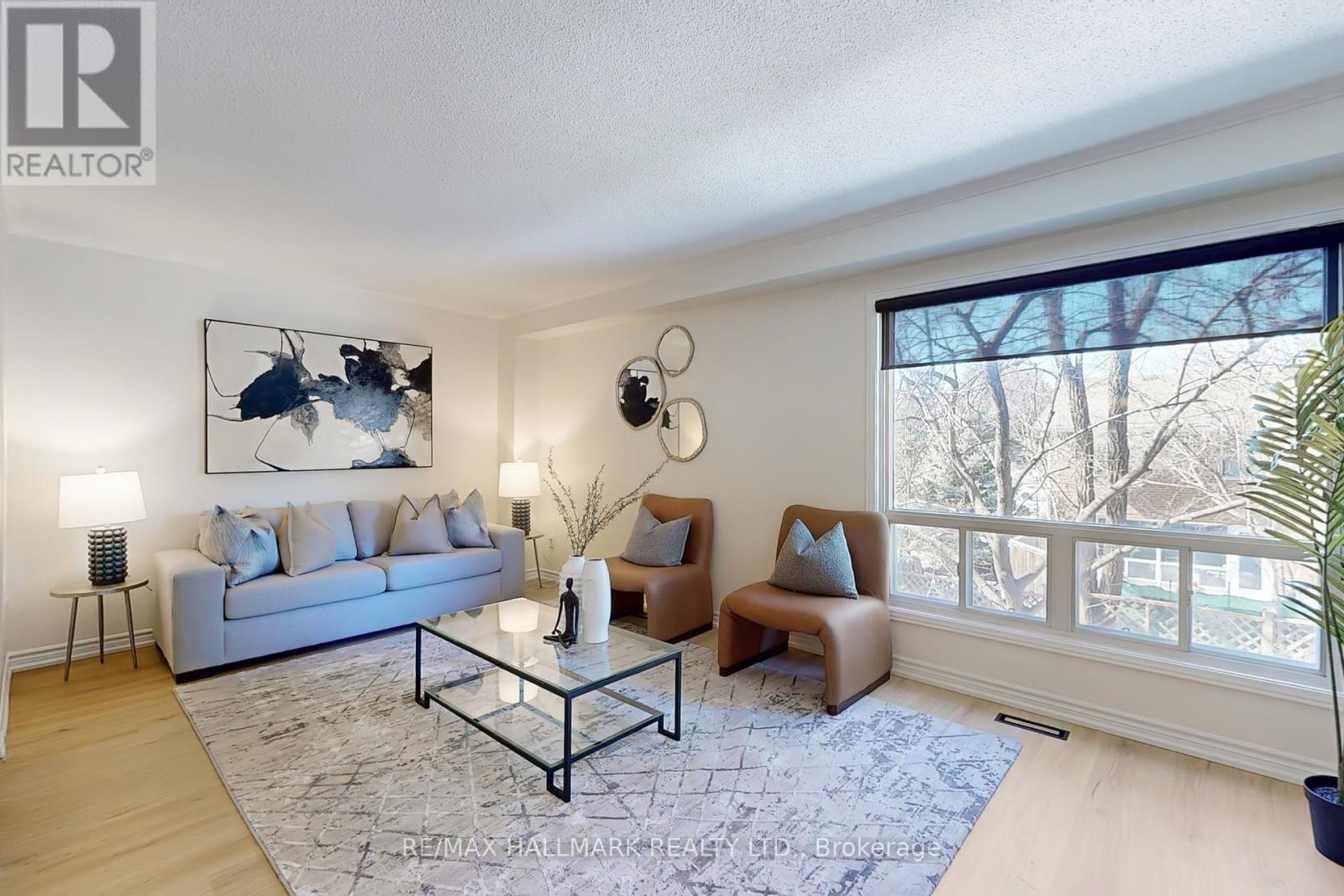 Property at 32 DUNKELD WAY image 5