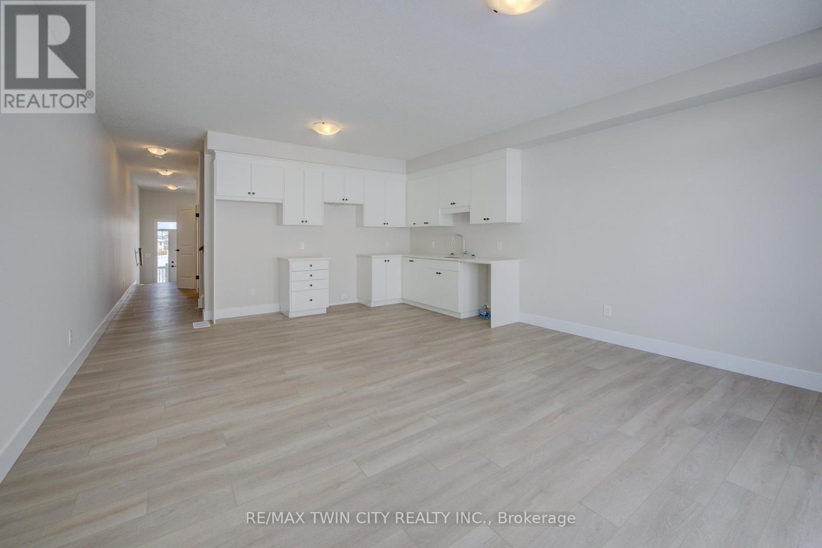 167 Dunnigan Drive, Kitchener, Ontario  N2B 0B1 - Photo 7 - X12016622