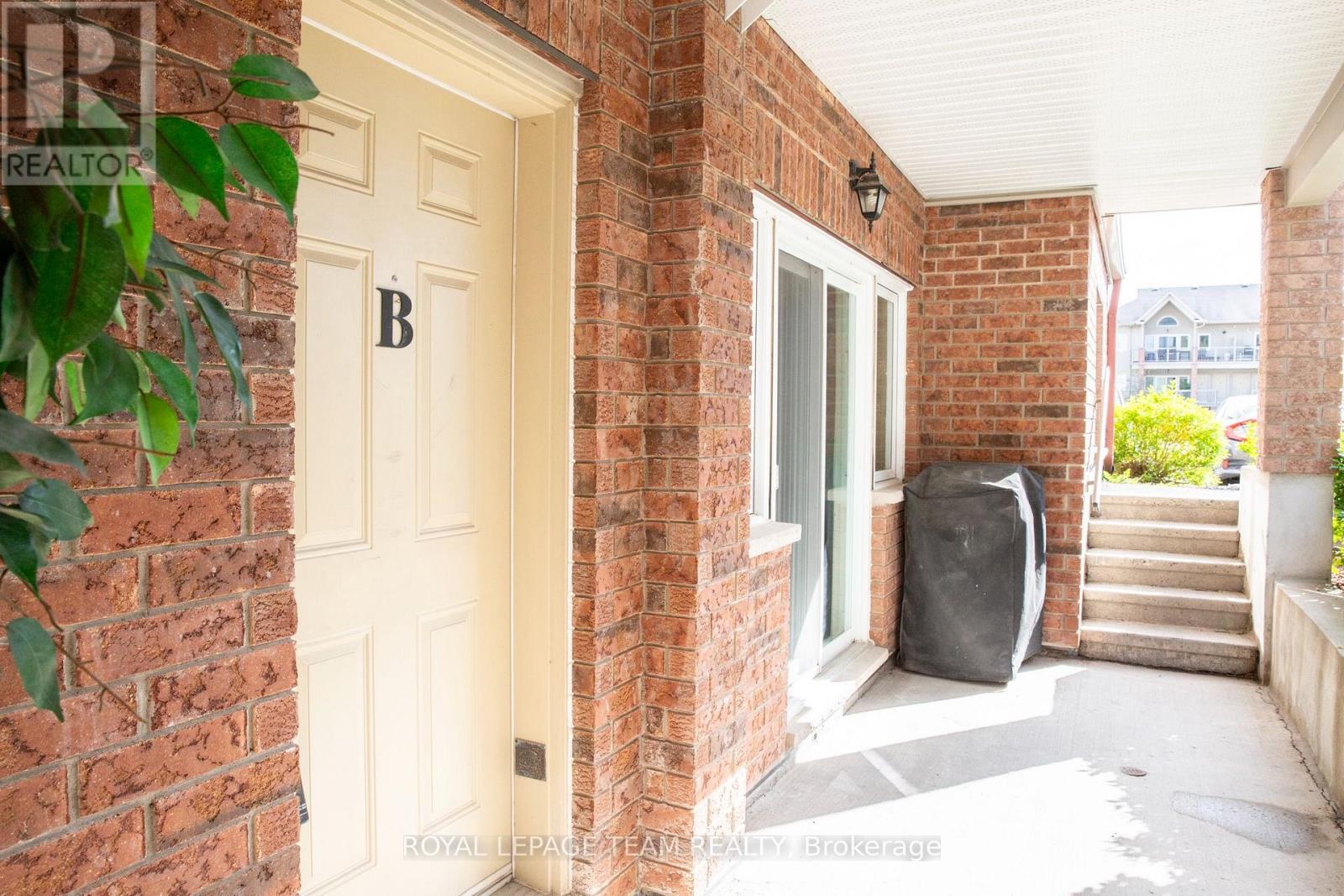 B - 1113 Stittsville Main Street, Ottawa, Ontario  K2S 0C8 - Photo 2 - X12016834
