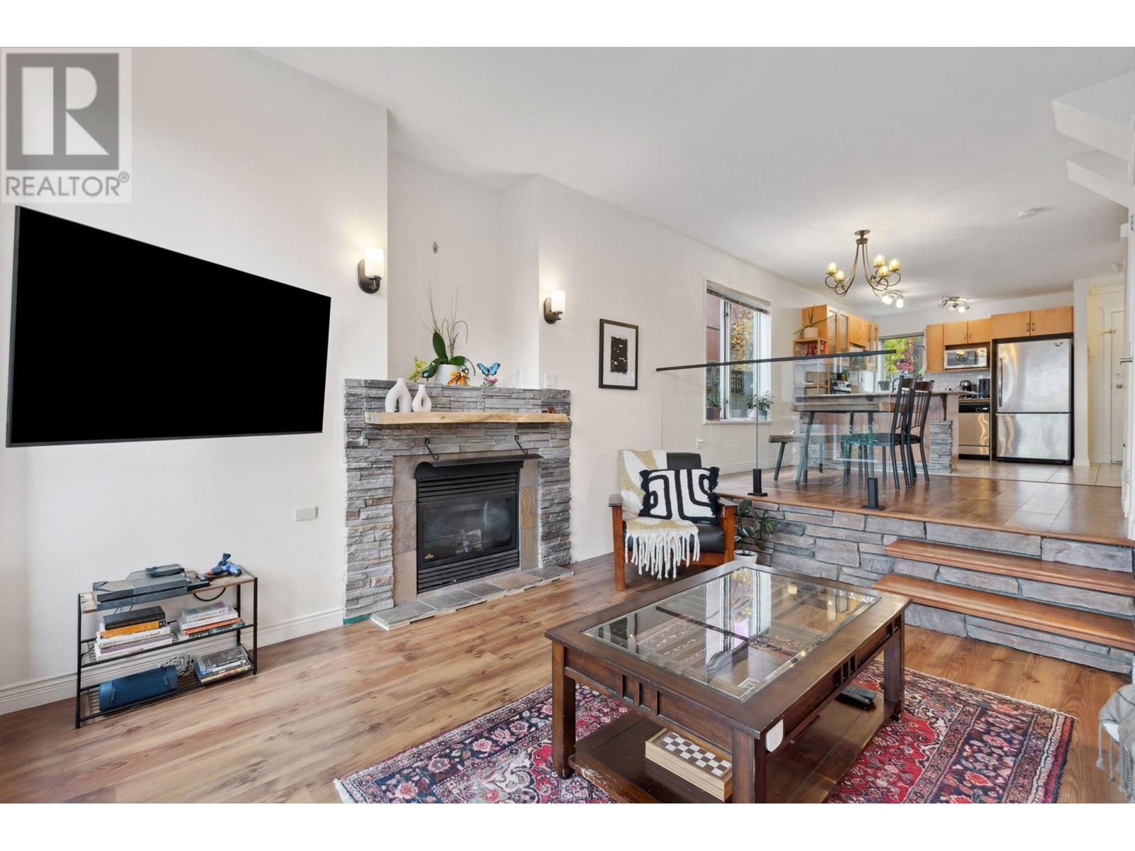 C 229 W 5th Street, North Vancouver, British Columbia  V7M 1J9 - Photo 2 - R2973360