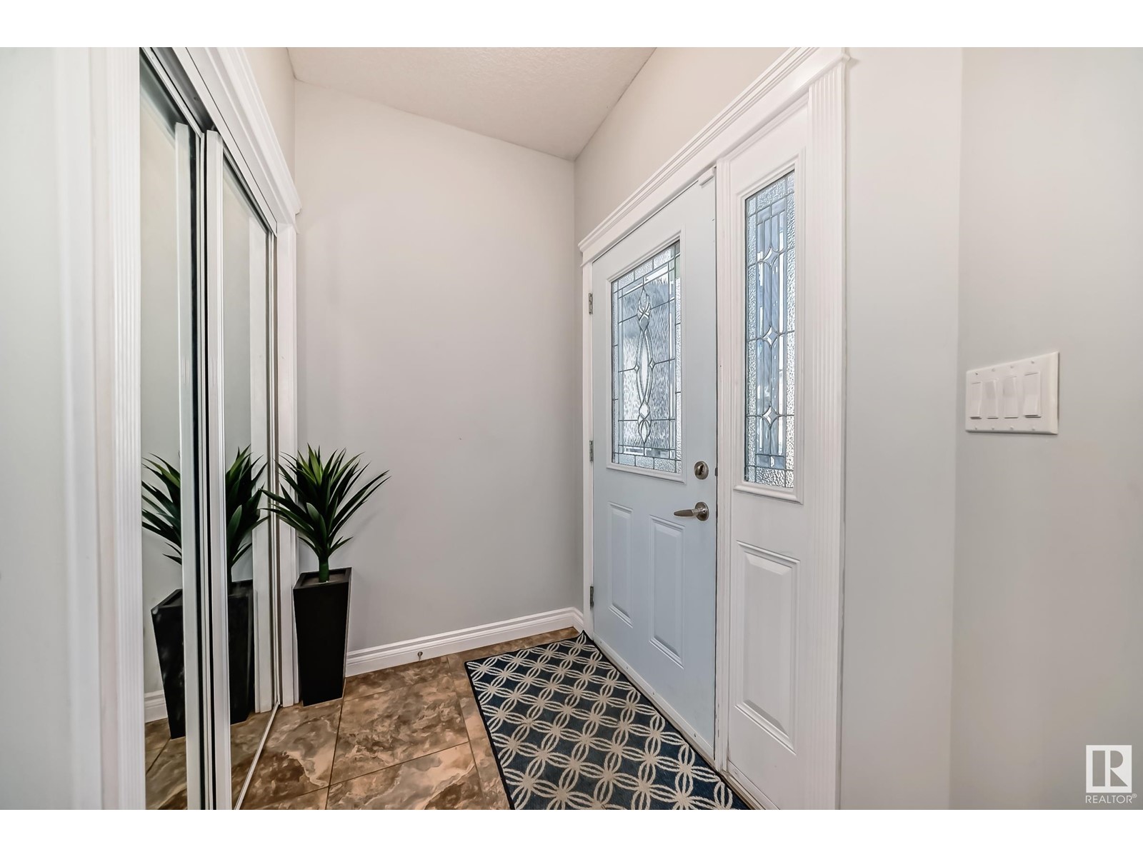 Property at 16911 54 ST NW image 4
