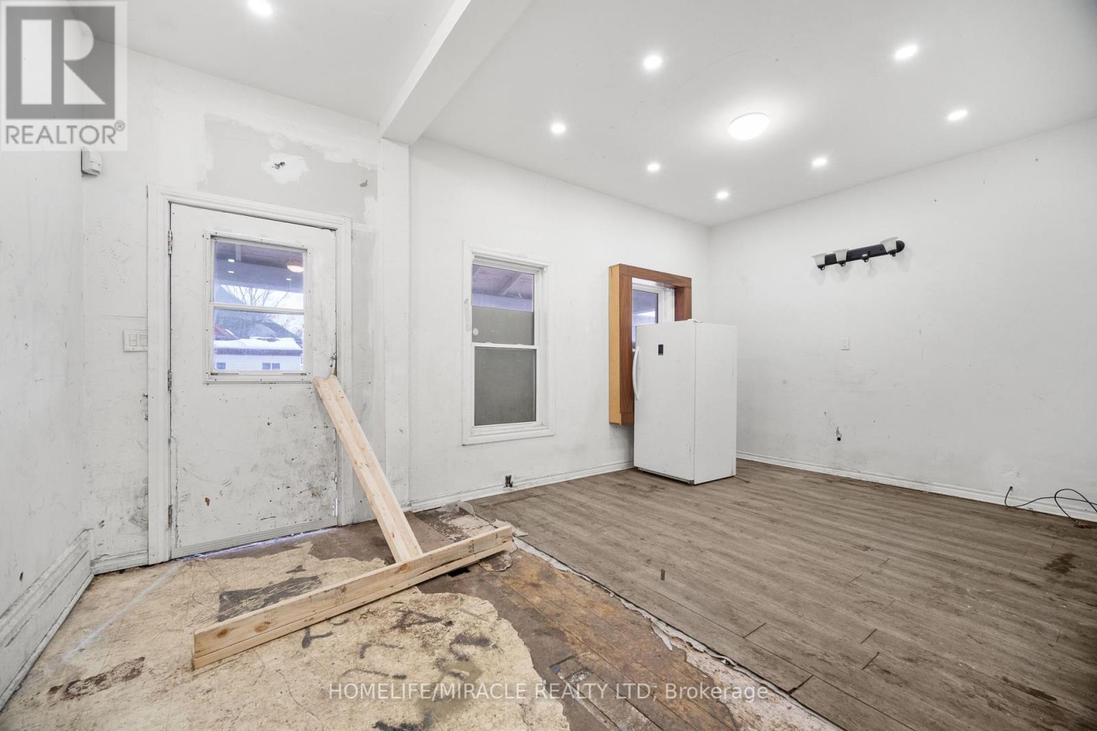 148 ADELAIDE STREET N, London, Ontario