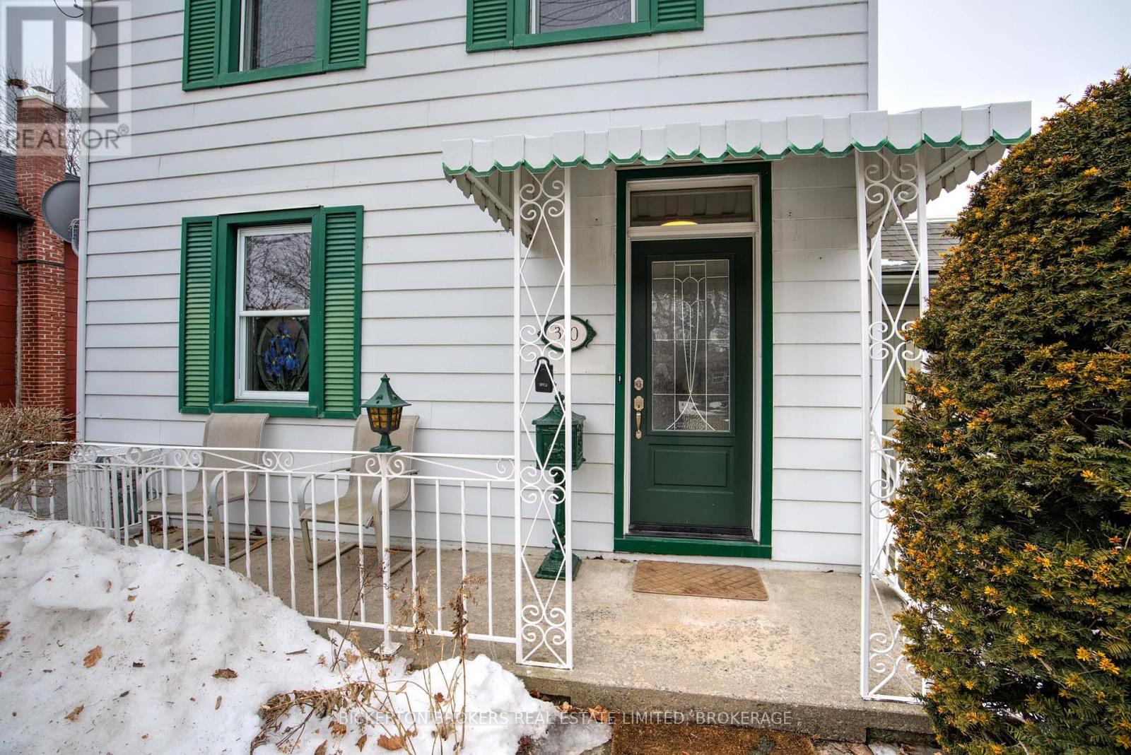 Property at 370 STONE STREET S image 3