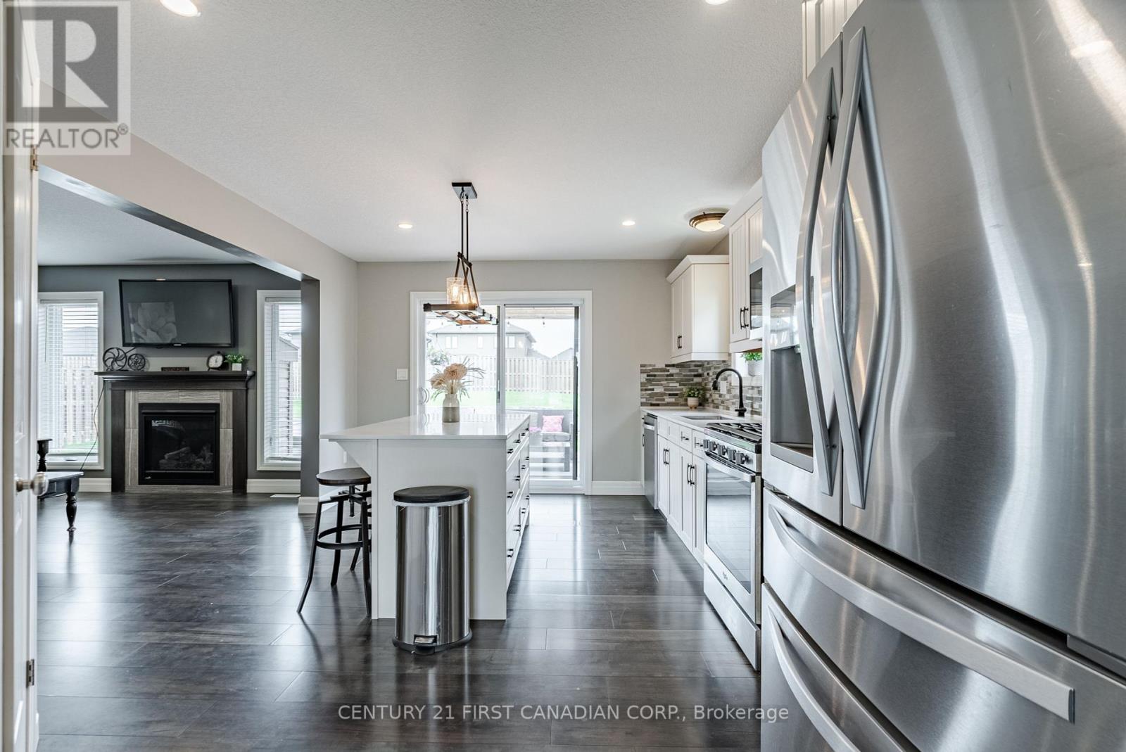 181 Gilmour Drive, Lucan Biddulph, Ontario  N0M 2J0 - Photo 14 - X12016992