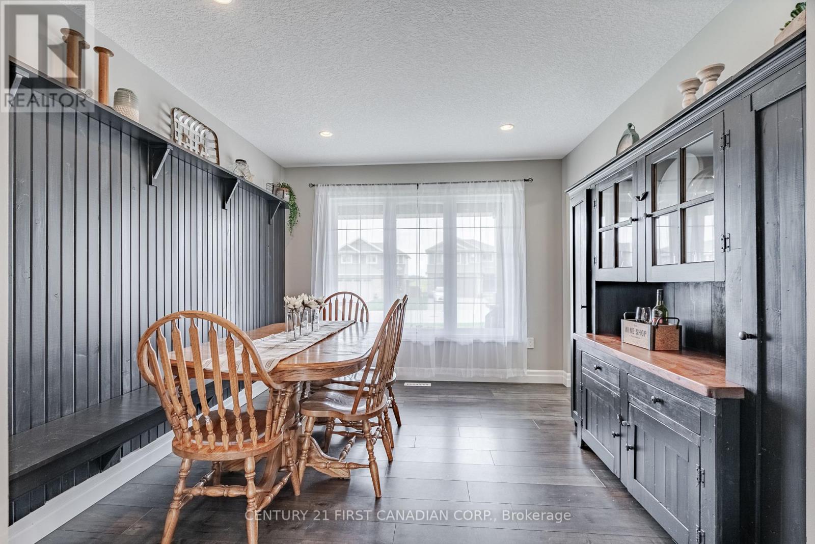 181 Gilmour Drive, Lucan Biddulph, Ontario  N0M 2J0 - Photo 15 - X12016992