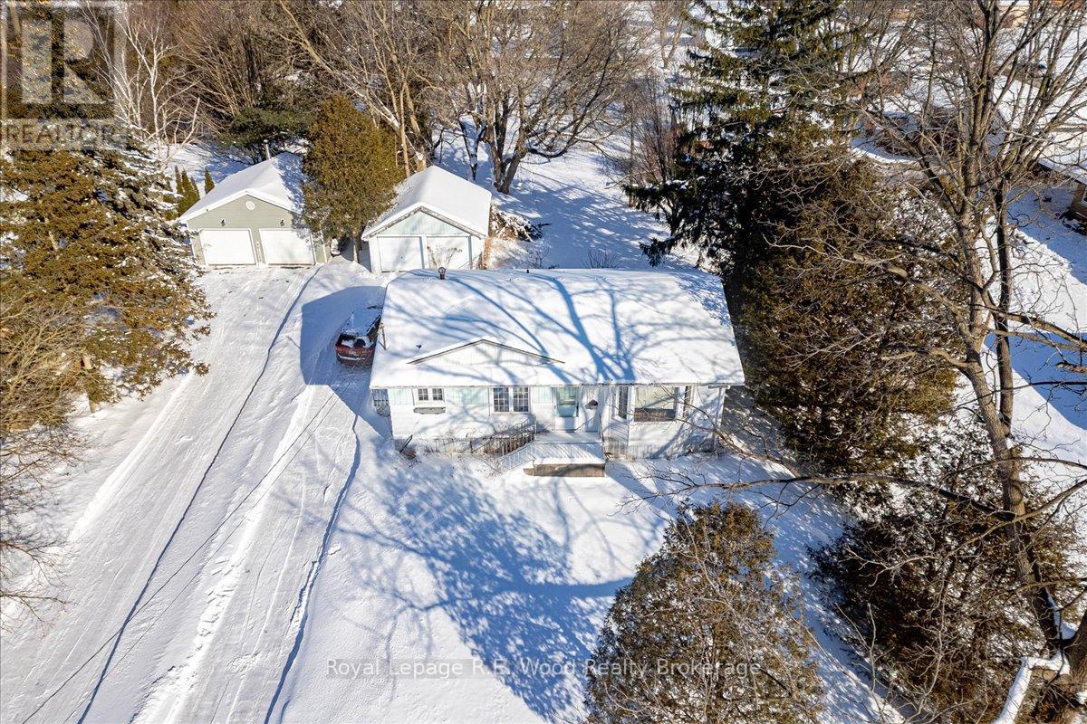 Property at 9 DUFFERIN STREET S image 3