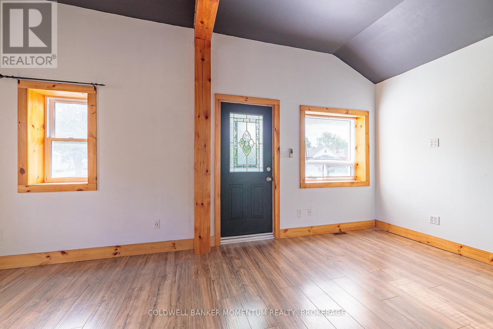 Property at 72 WELLINGTON STREET image 2