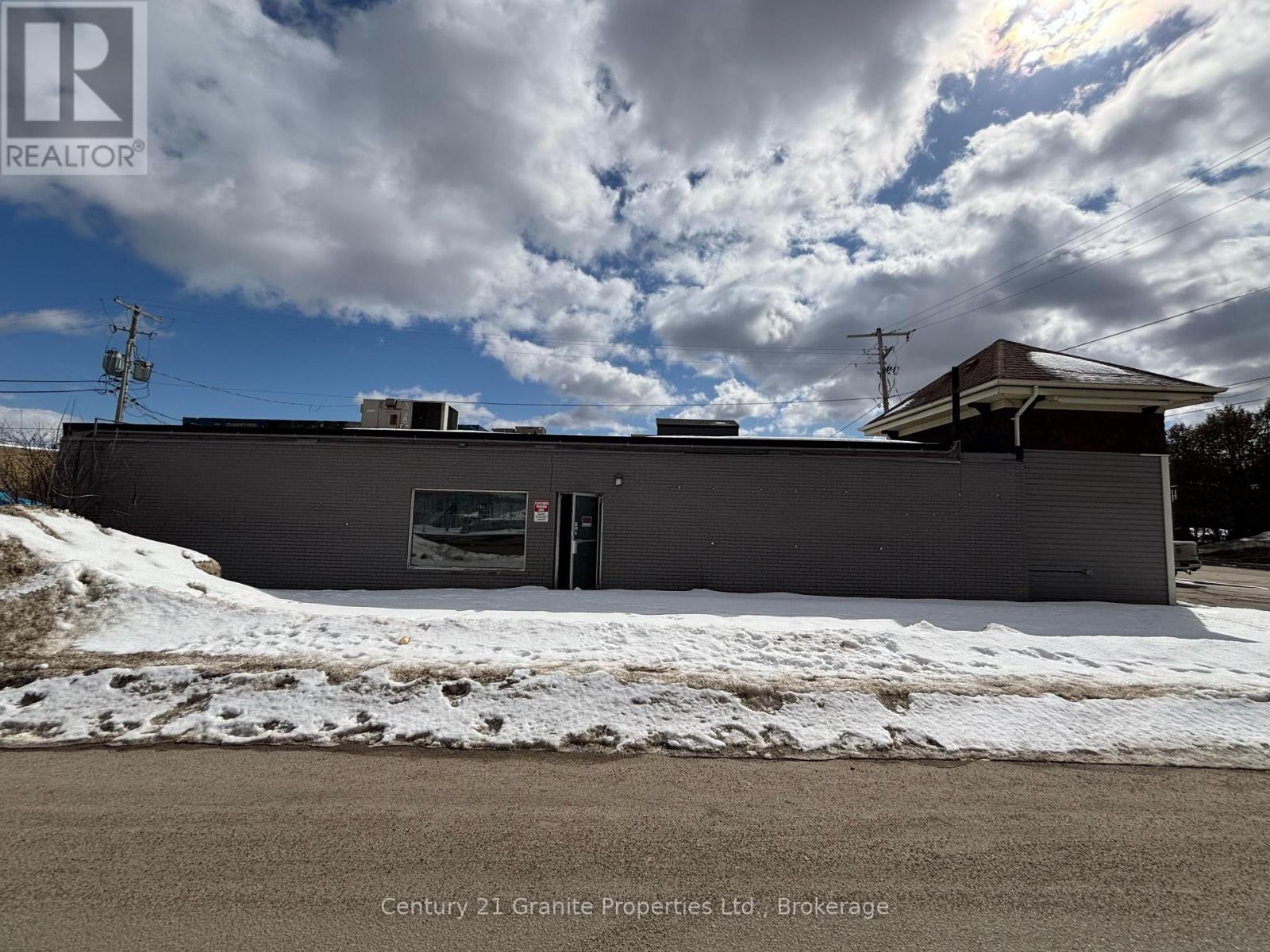 18 John Street, Huntsville, Ontario  P1H 1H2 - Photo 4 - X12016970