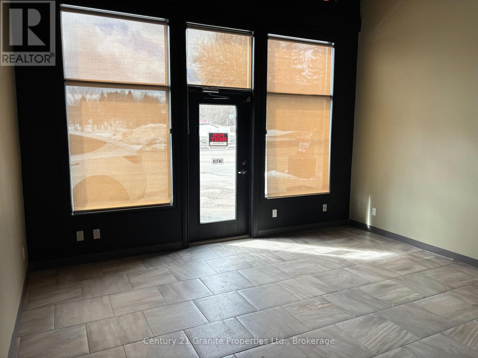 18 John Street, Huntsville, Ontario  P1H 1H2 - Photo 8 - X12016970