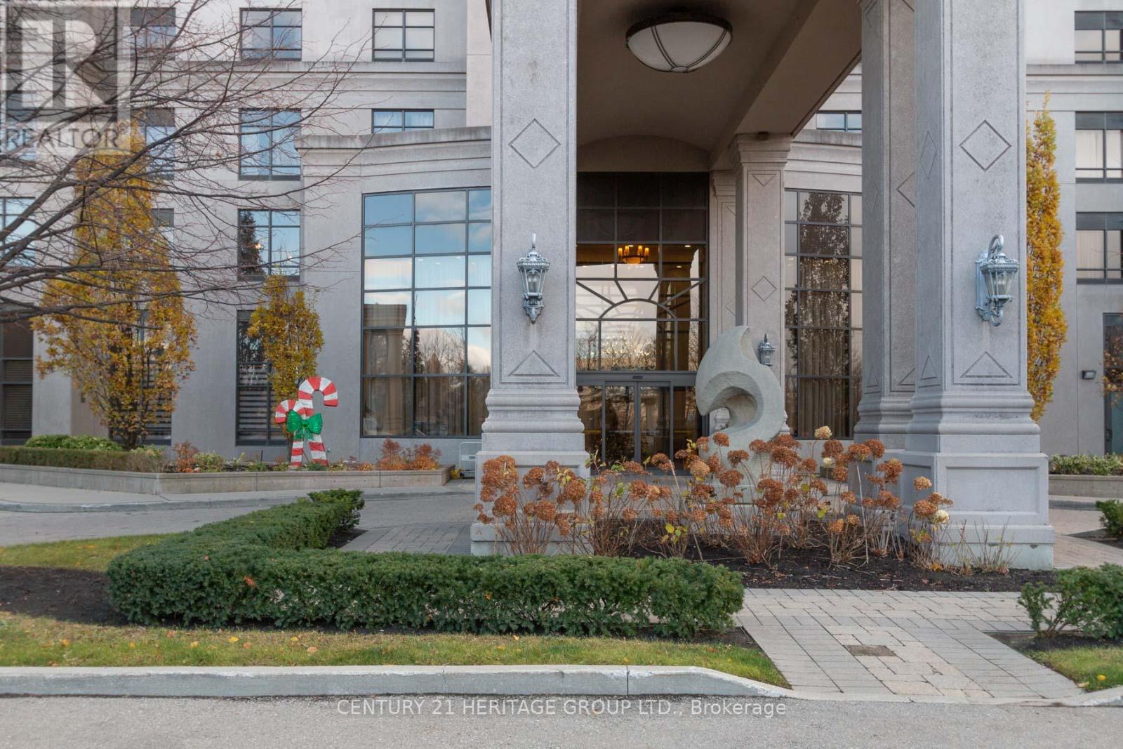 Property at 615 - 9245 JANE STREET image 3