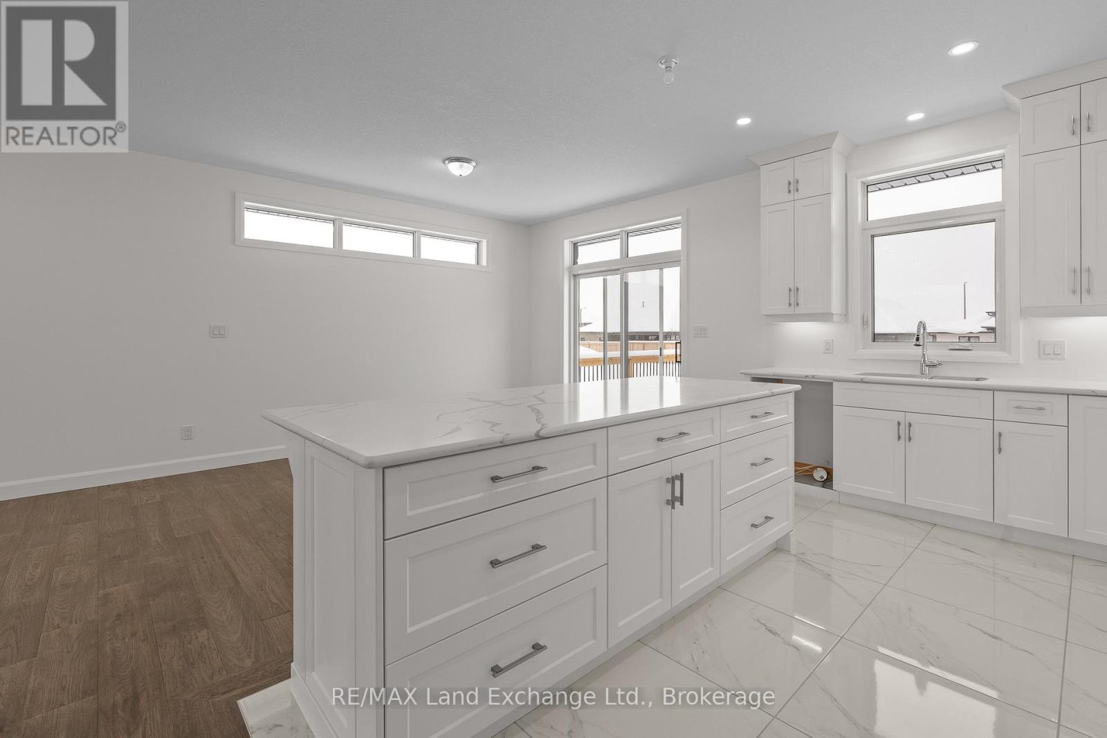 340 Mclean Crescent, Saugeen Shores, Ontario  N0H 2C3 - Photo 11 - X11933721