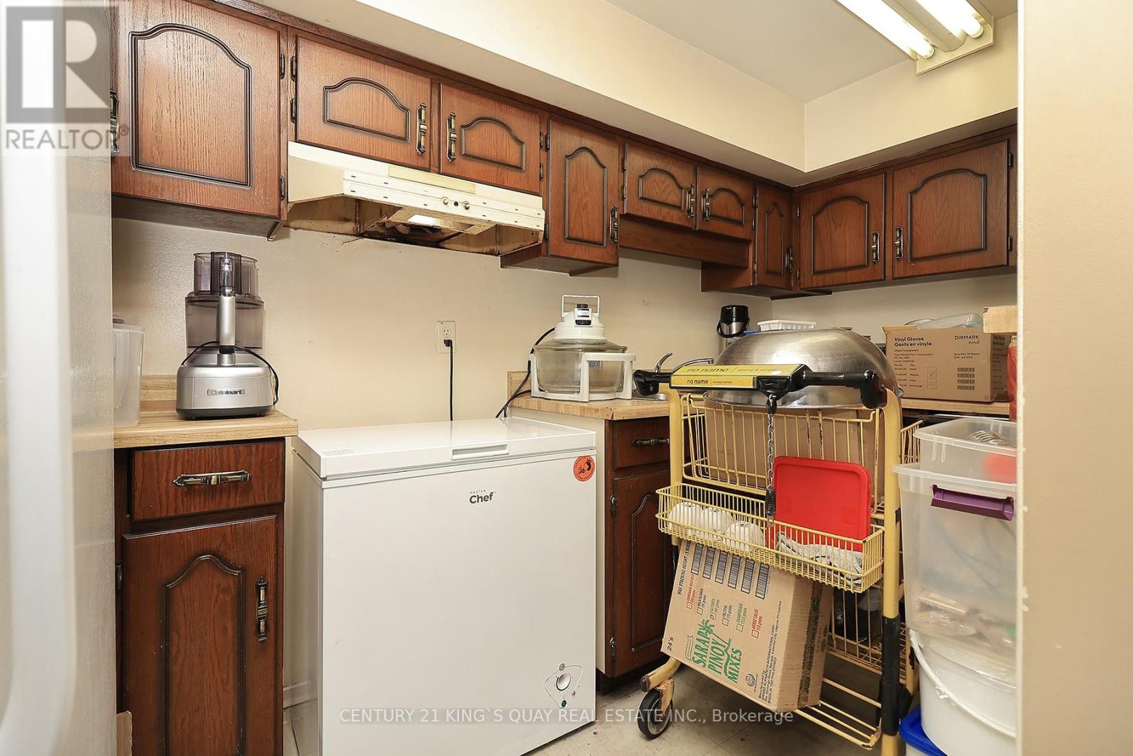 748 Wilson Avenue, Toronto (Downsview-Roding-Cfb), Ontario  M3K 1E2 - Photo 16 - W12016923