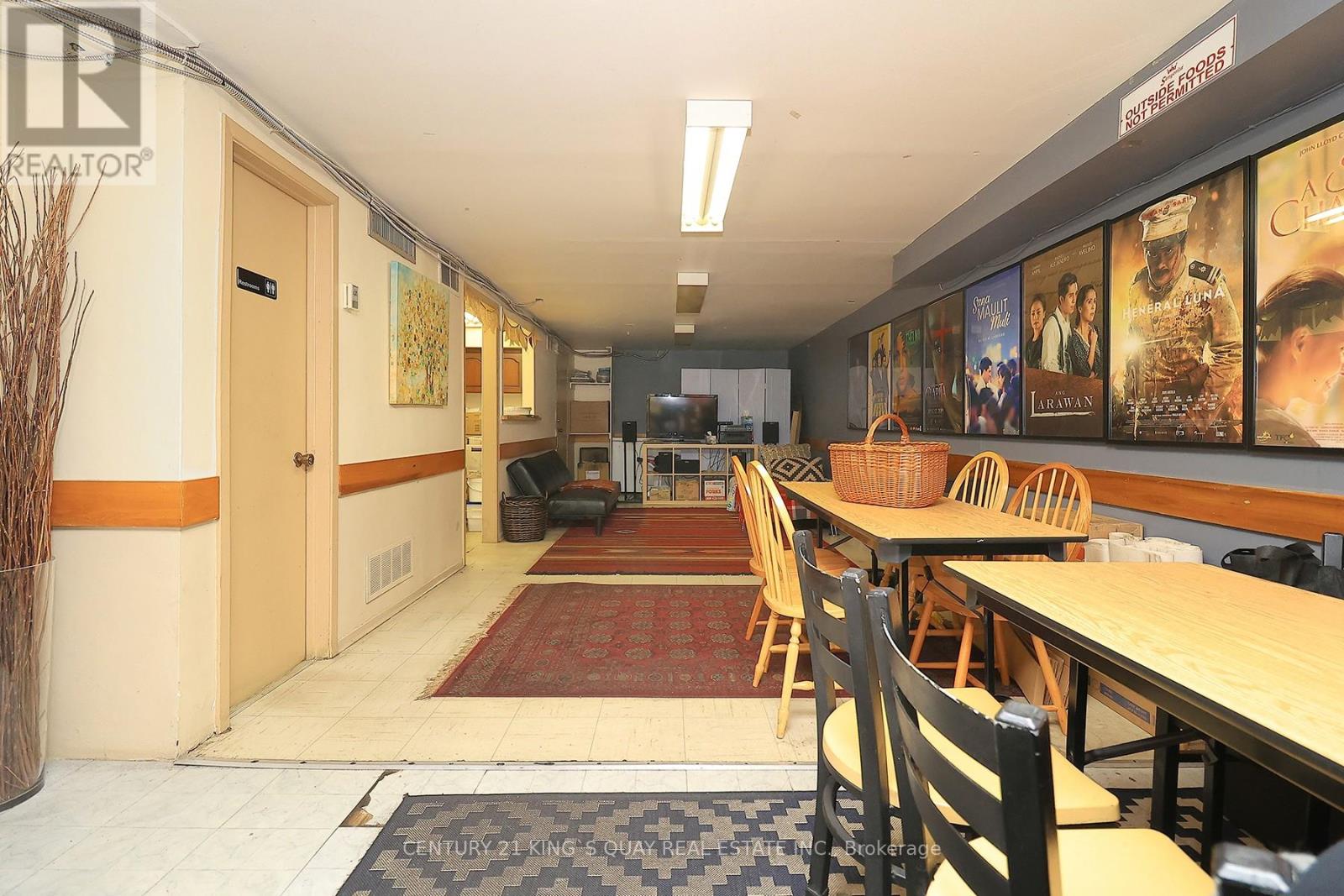 748 Wilson Avenue, Toronto (Downsview-Roding-Cfb), Ontario  M3K 1E2 - Photo 19 - W12016923