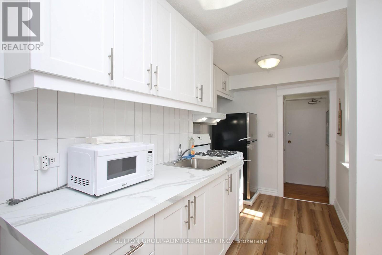 2 - 1537 Dufferin Street, Toronto, Ontario  M6H 3L5 - Photo 8 - W12014056