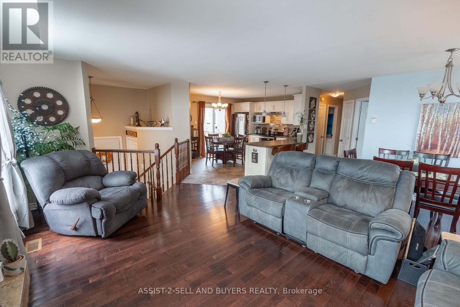 Property at 300 GLEN NORA DRIVE image 3
