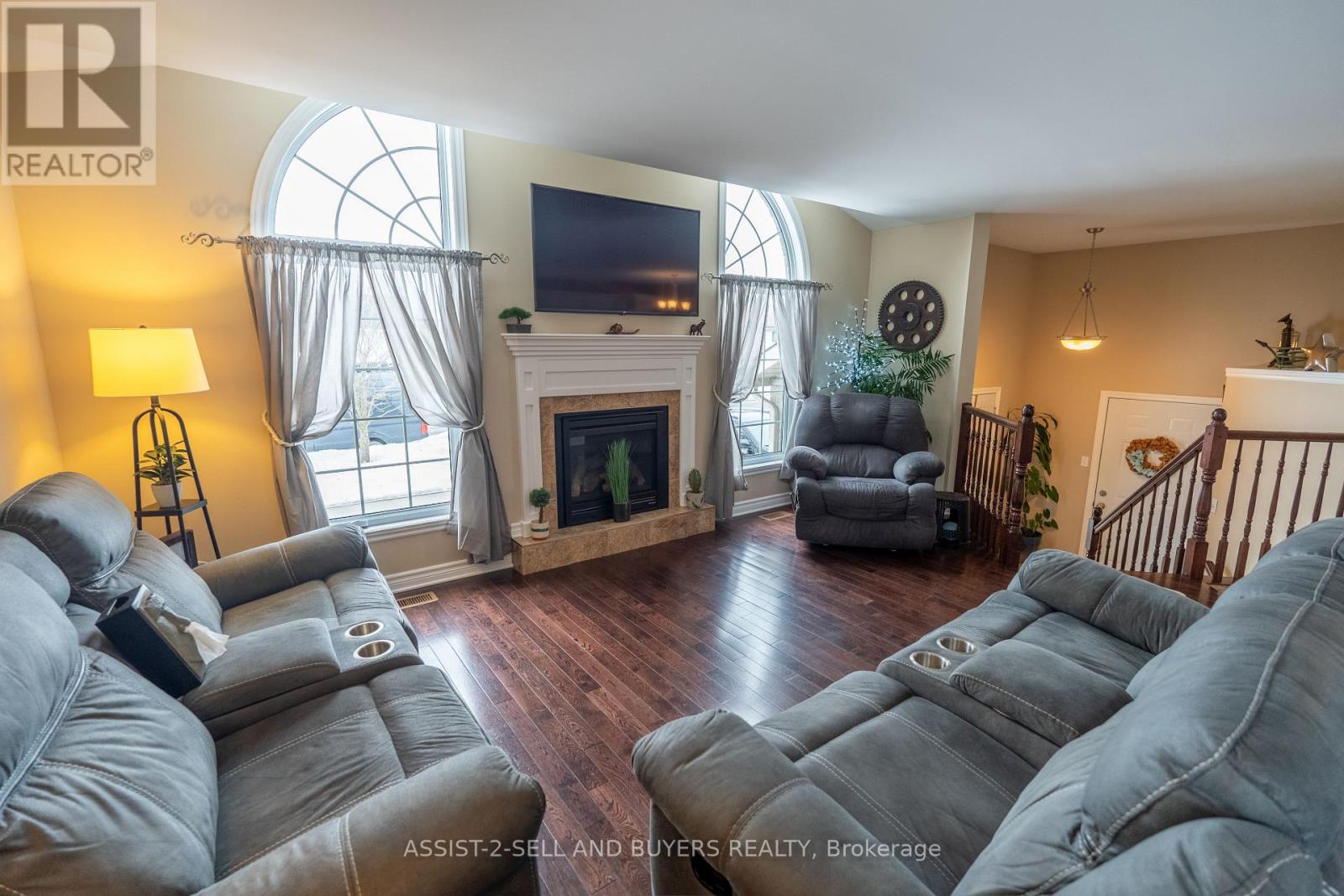 Property at 300 GLEN NORA DRIVE image 5