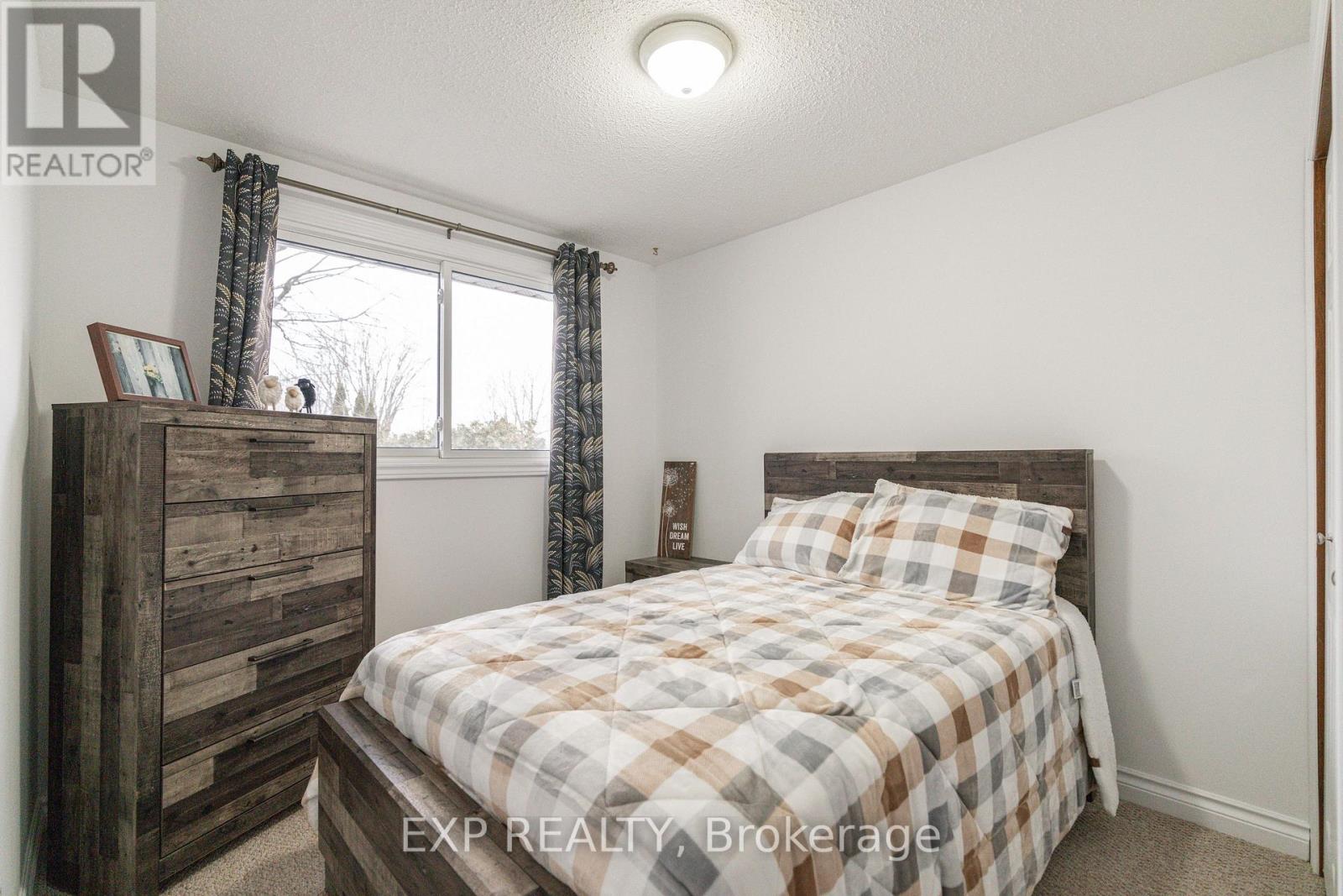 7973 Paddock Trail Drive, Niagara Falls, Ontario  L2H 1W7 - Photo 20 - X12014126