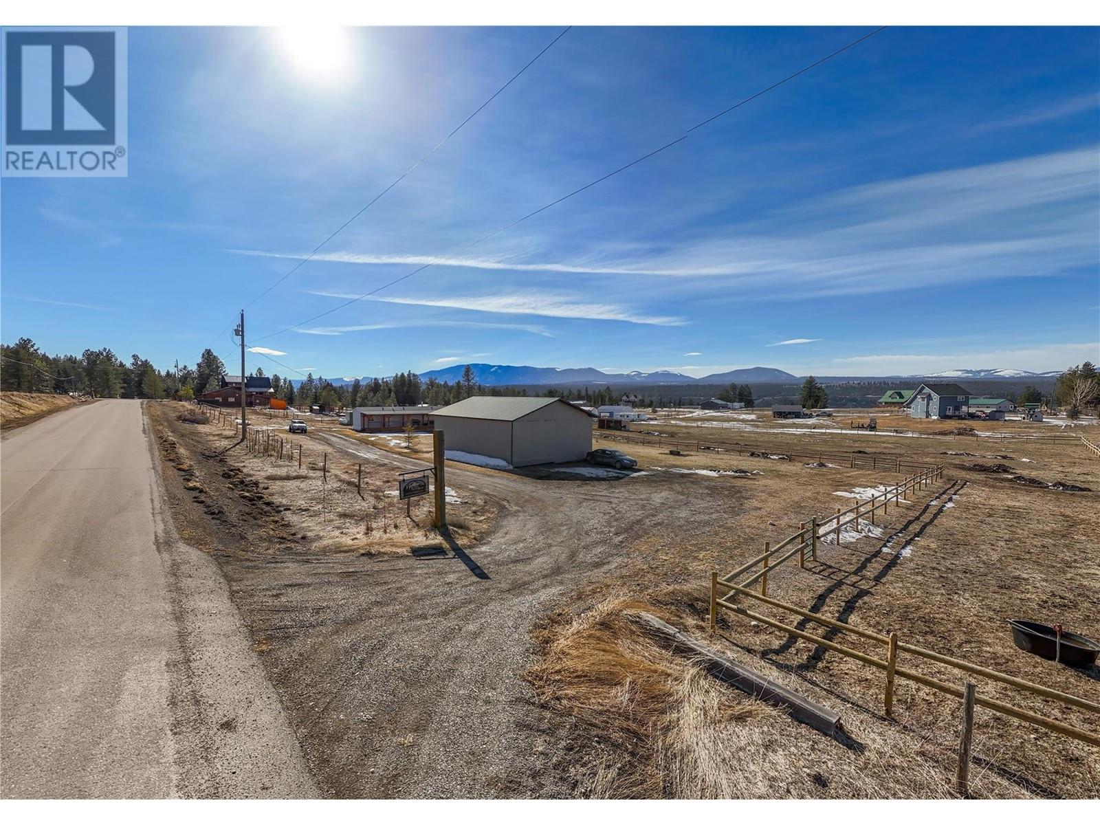 765 Stirling Road, Baynes Lake, British Columbia  V0B 2J0 - Photo 18 - 10338569