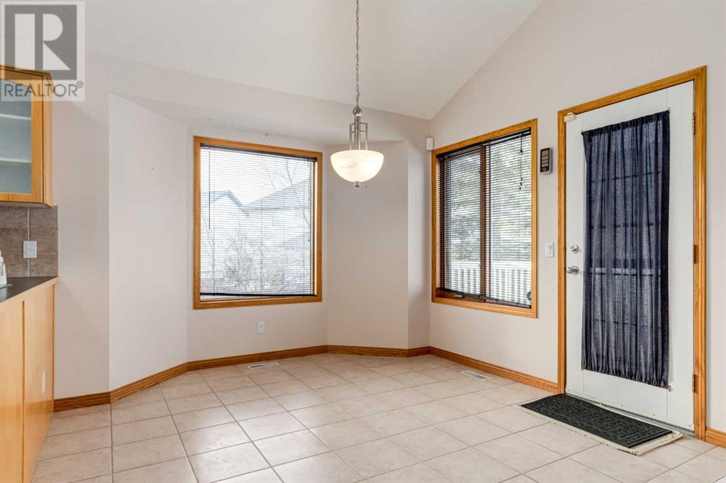 162 Rocky Ridge Circle Nw, Calgary, Alberta  T3G 4P1 - Photo 10 - A2191215