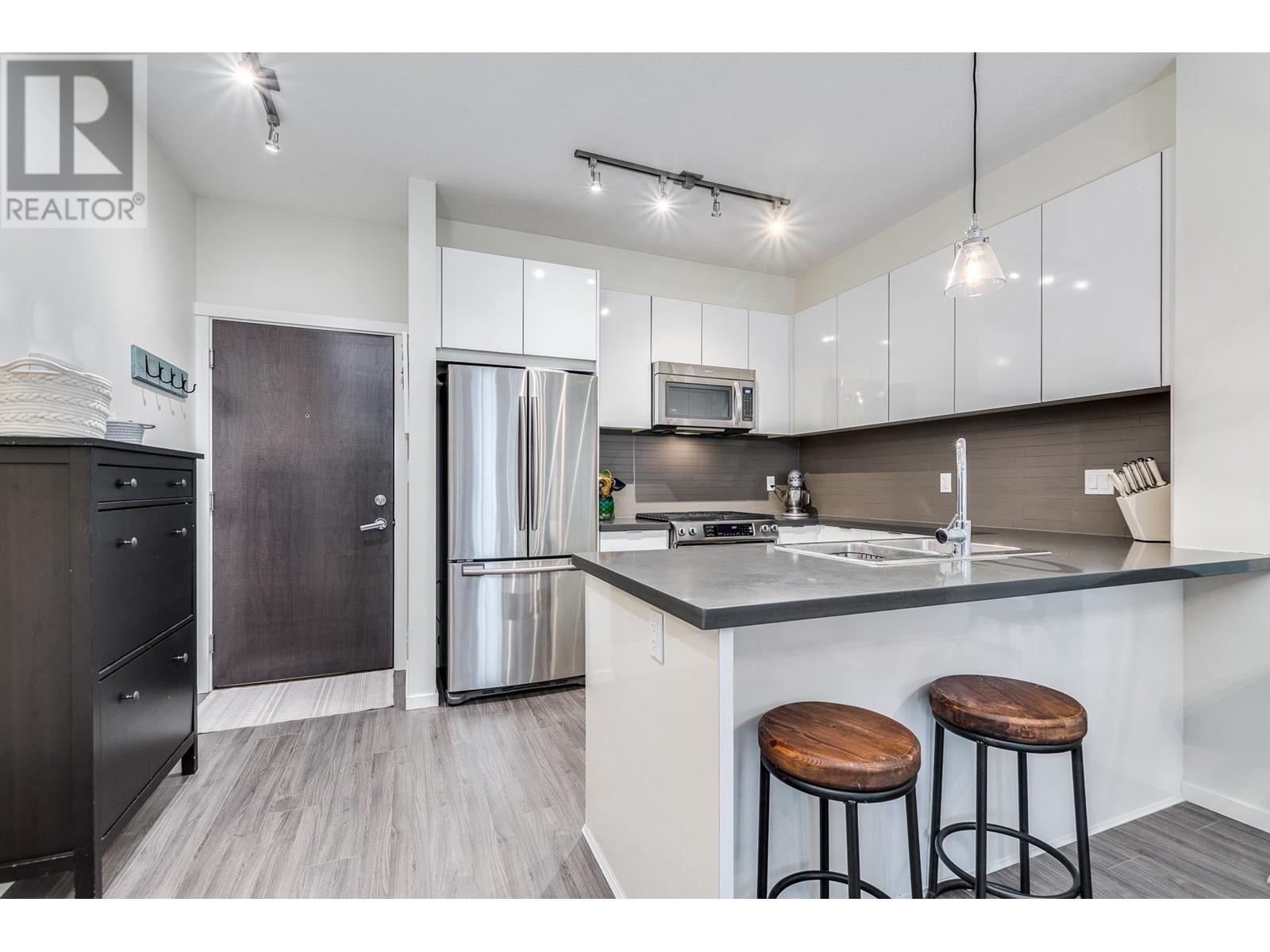 308 1135 Windsor Mews, Coquitlam, British Columbia  V3B 0L2 - Photo 10 - R2977084