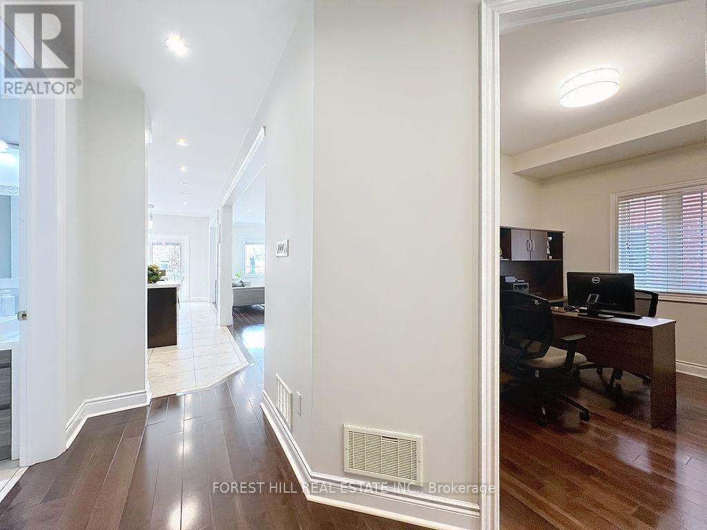 396 Apple Blossom Drive, Vaughan (Patterson), Ontario  L4J 8Z9 - Photo 6 - N12017138