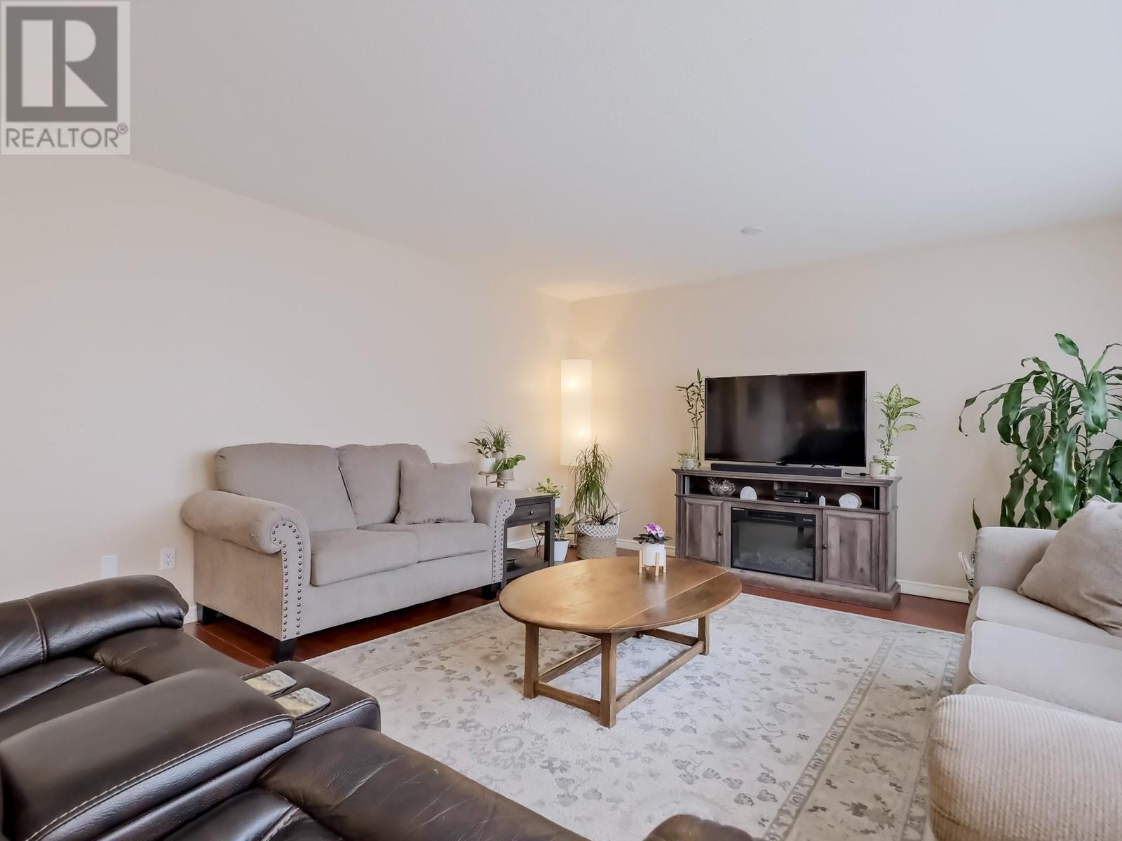 Property at 2351 McGraw Street image 5