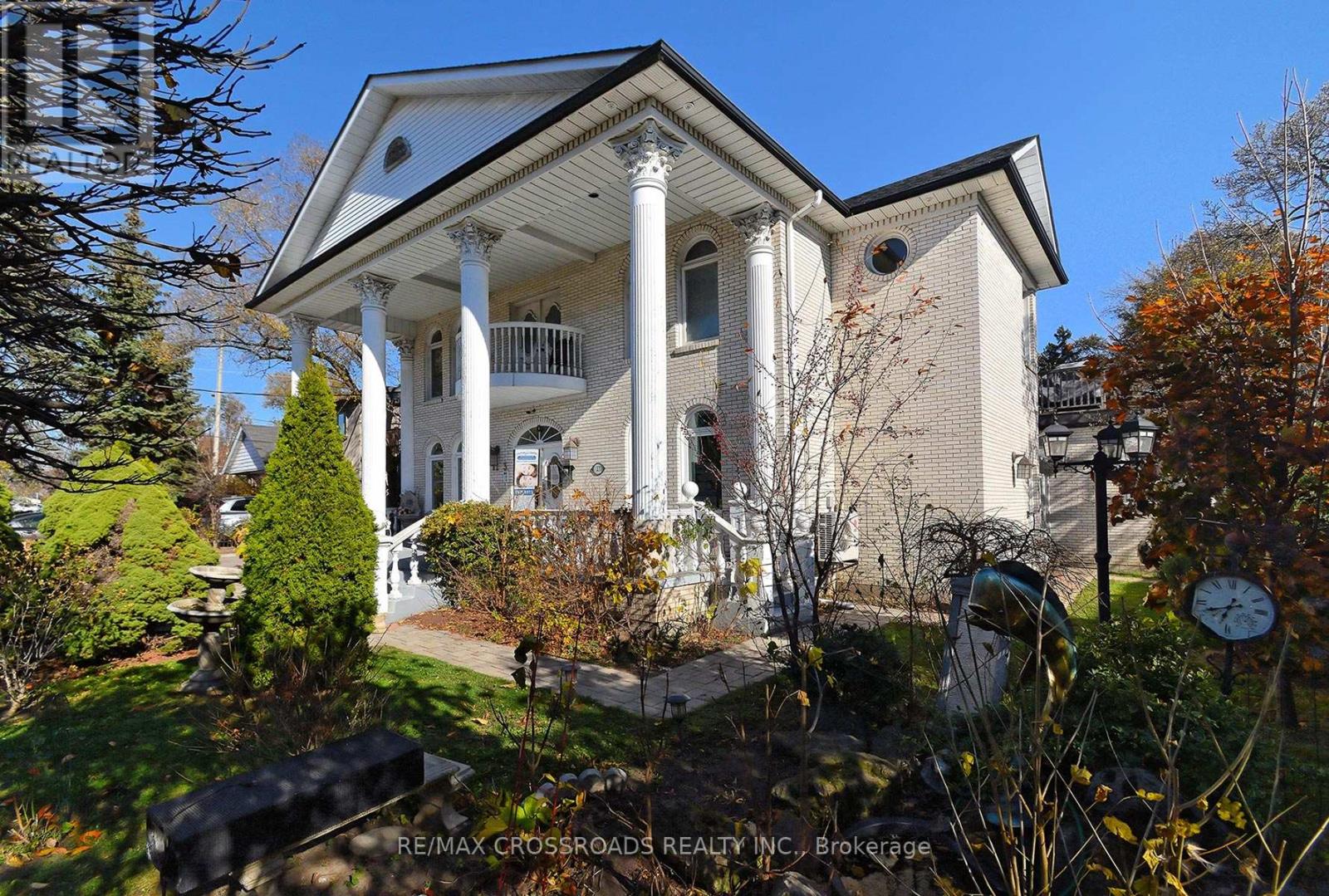 1273 Broadview Avenue, Toronto, Ontario  M4K 2T5 - Photo 3 - E12017013