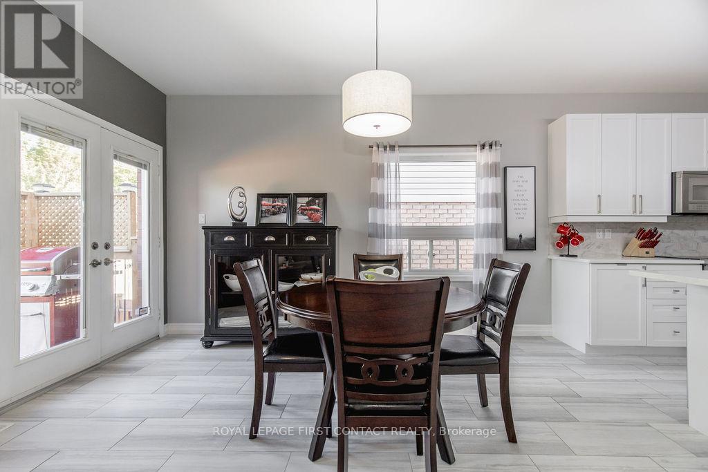 60 Westminster Circle, Barrie, Ontario  L4M 0A5 - Photo 13 - S12004567