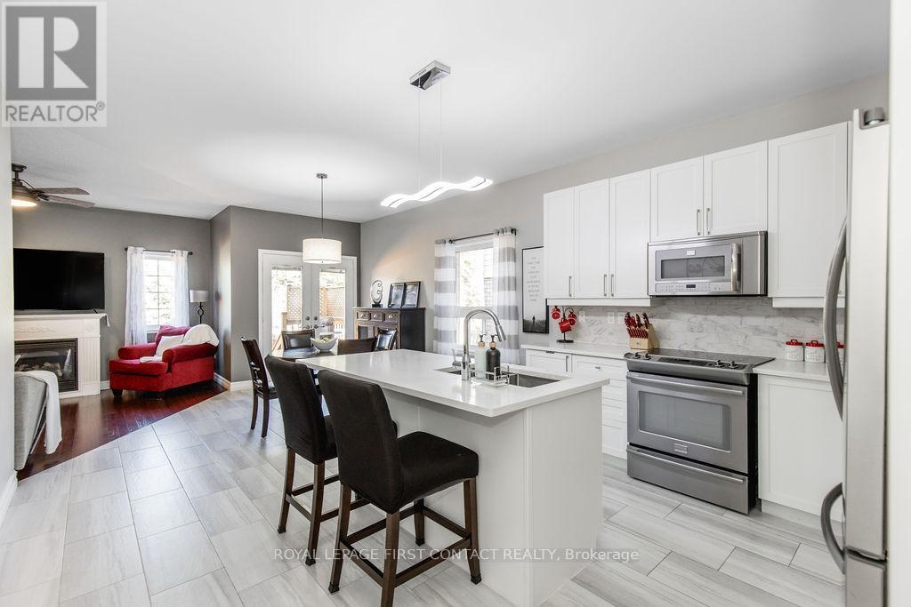 60 Westminster Circle, Barrie, Ontario  L4M 0A5 - Photo 7 - S12004567