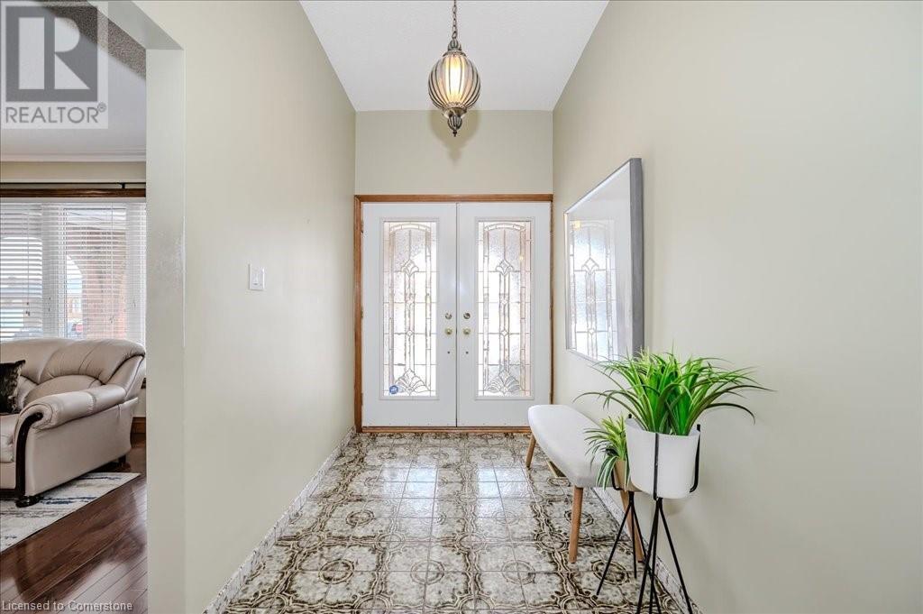 Property at 112 LINKDALE Road image 4