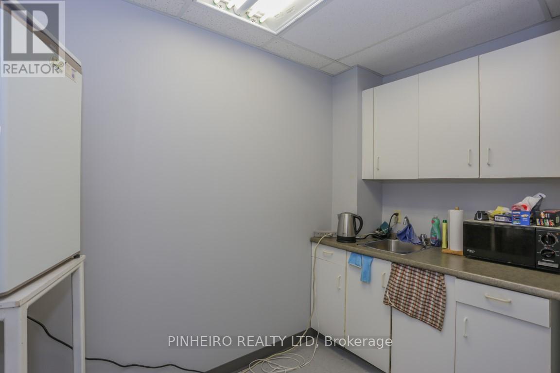 3 - 115 Midpark Road, London South, Ontario  N6N 1B2 - Photo 10 - X12017286