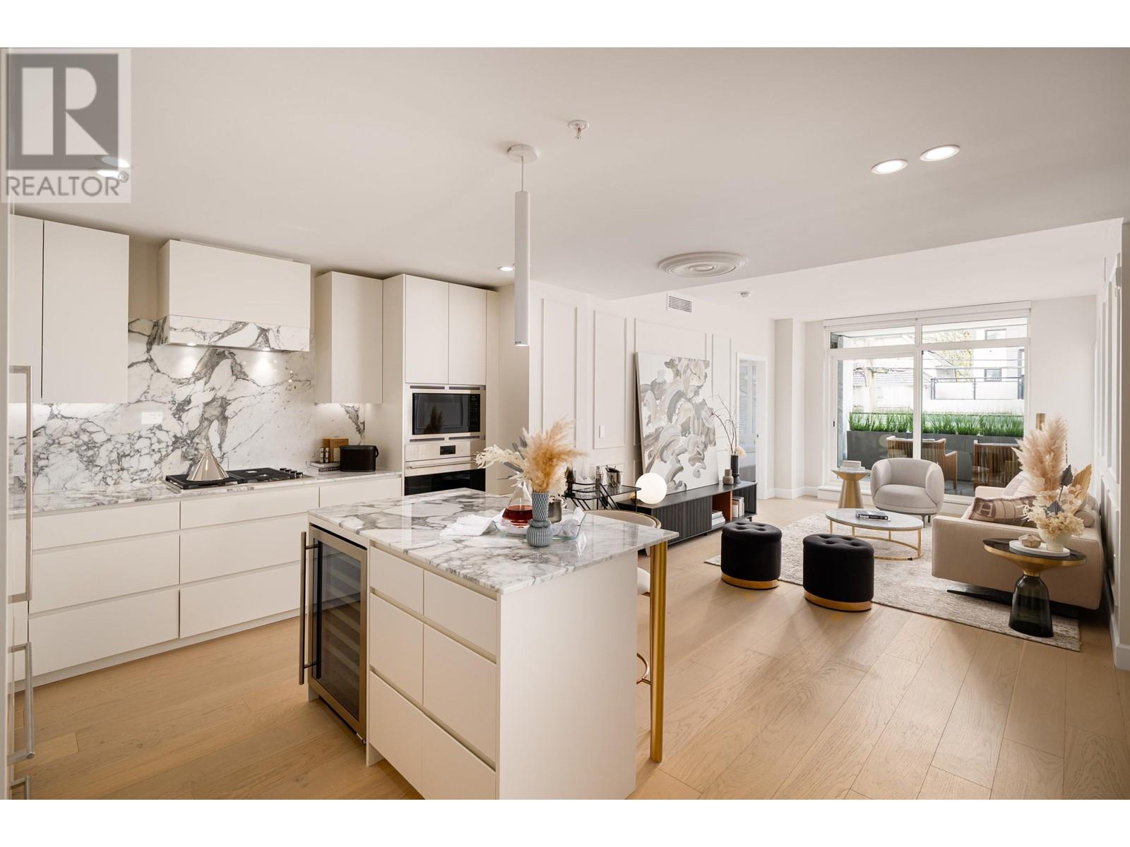 204 3668 W 10th Avenue, Vancouver, British Columbia  V6R 2G3 - Photo 1 - R2972536