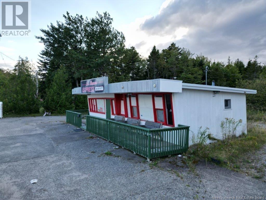 2112 Ocean Westway, Saint John, New Brunswick  E2K 0H5 - Photo 2 - NB113890