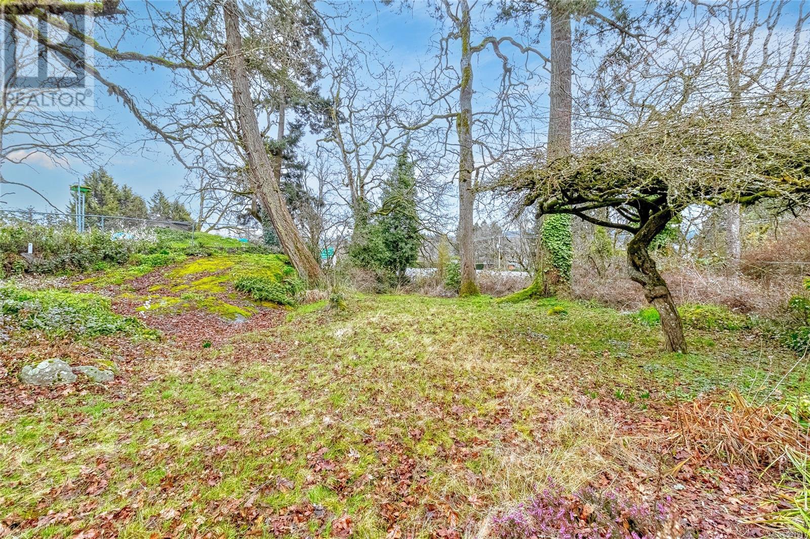 Property at Lot N Burnside Rd W image 5