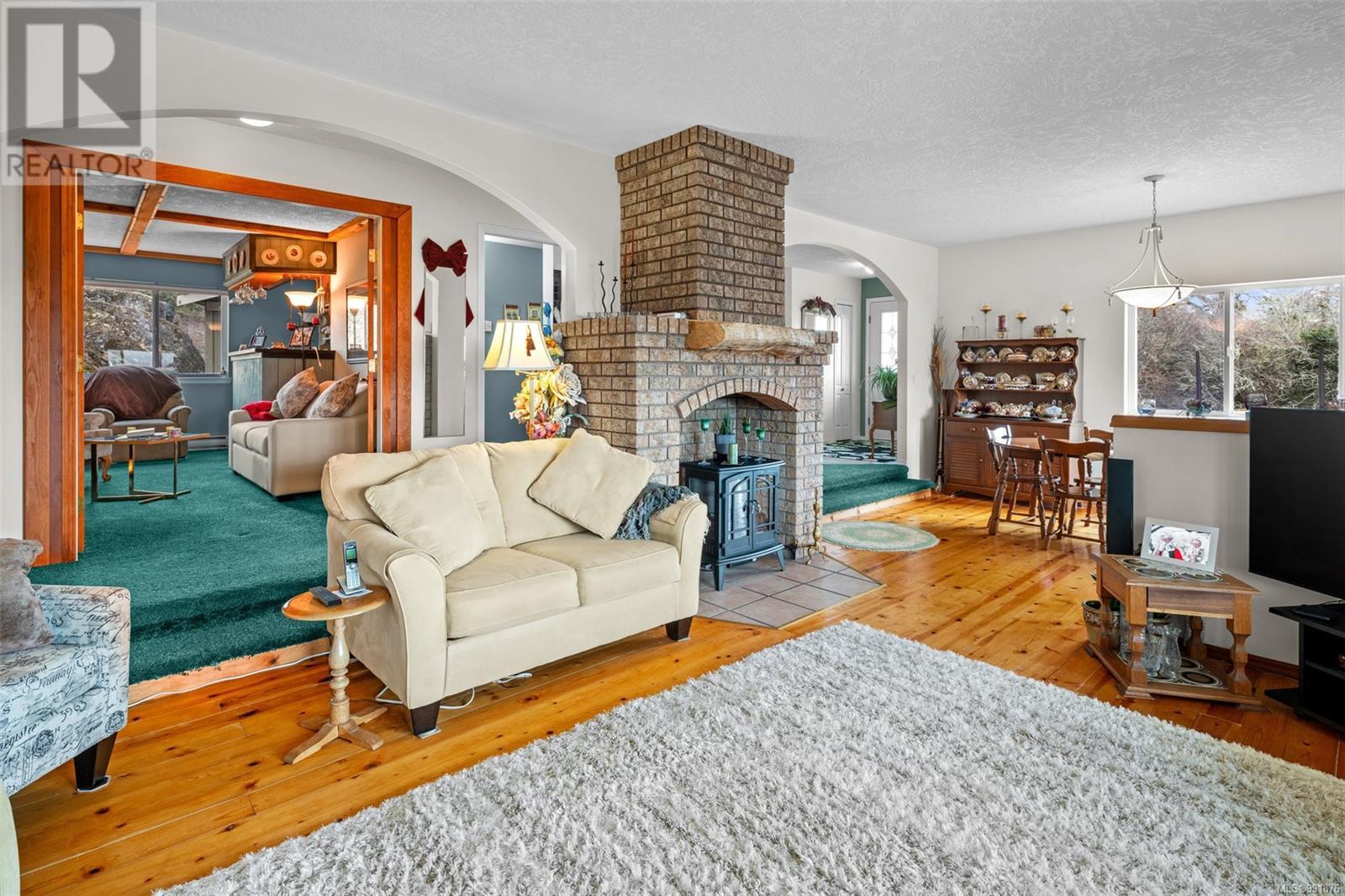 Property at 2243 Carpenter Rd image 4