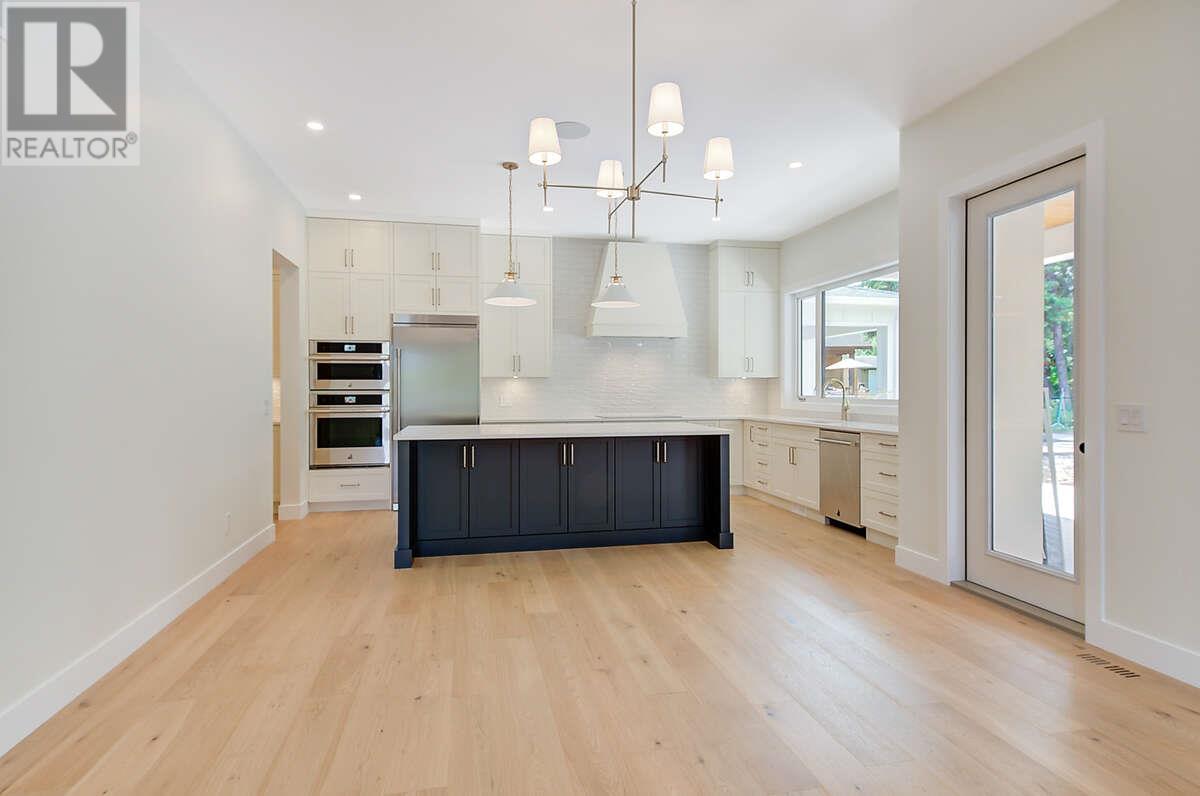 Property at 549 Knowles Road image 3