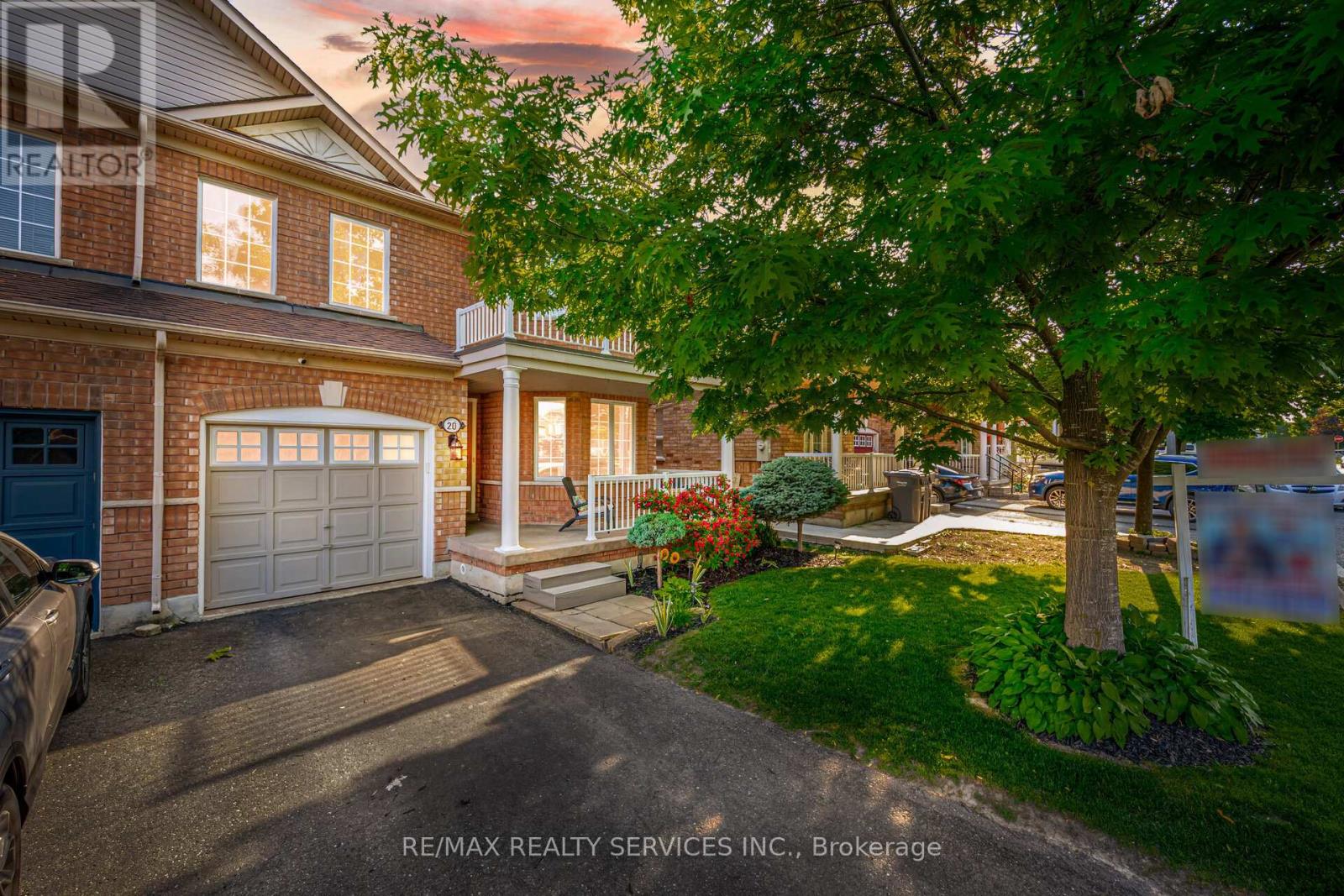 20 TOPIARY LANE, Brampton, Ontario