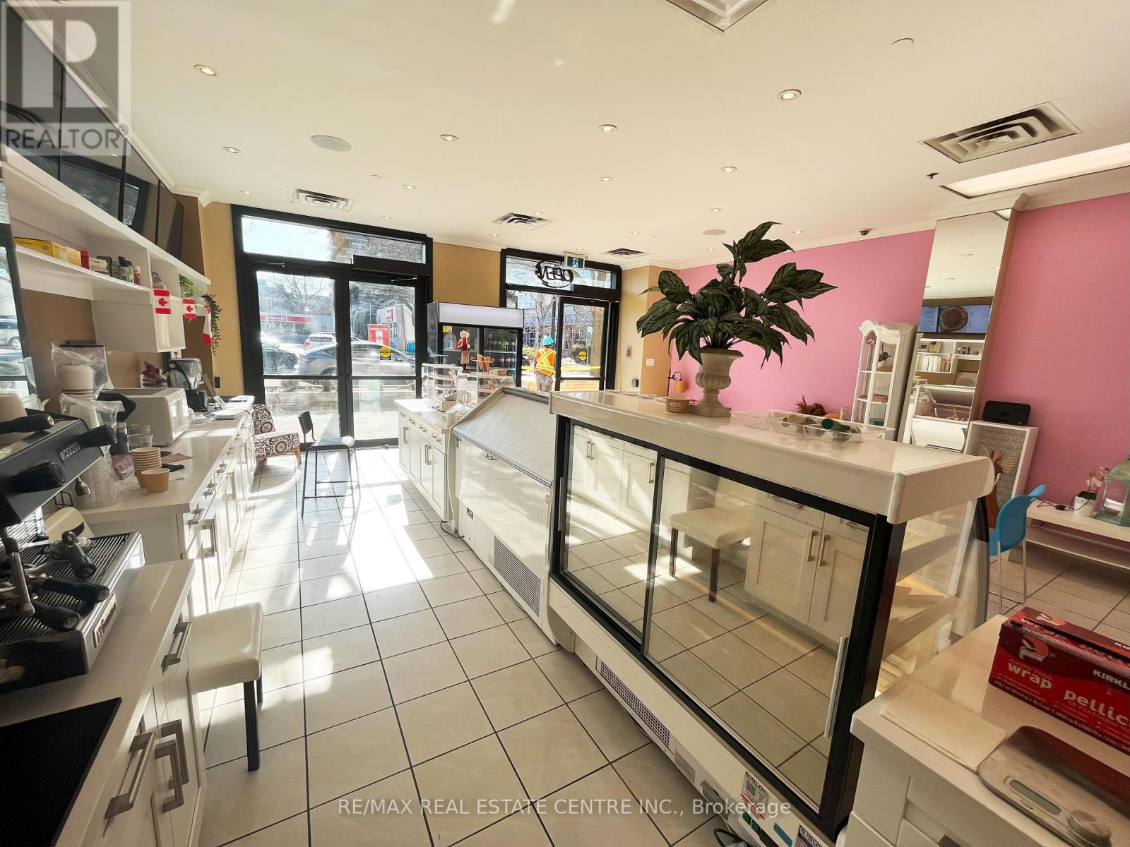 9-10 - 1455 Lakeshore Road, Burlington, Ontario  L7S 2J1 - Photo 13 - W12017250
