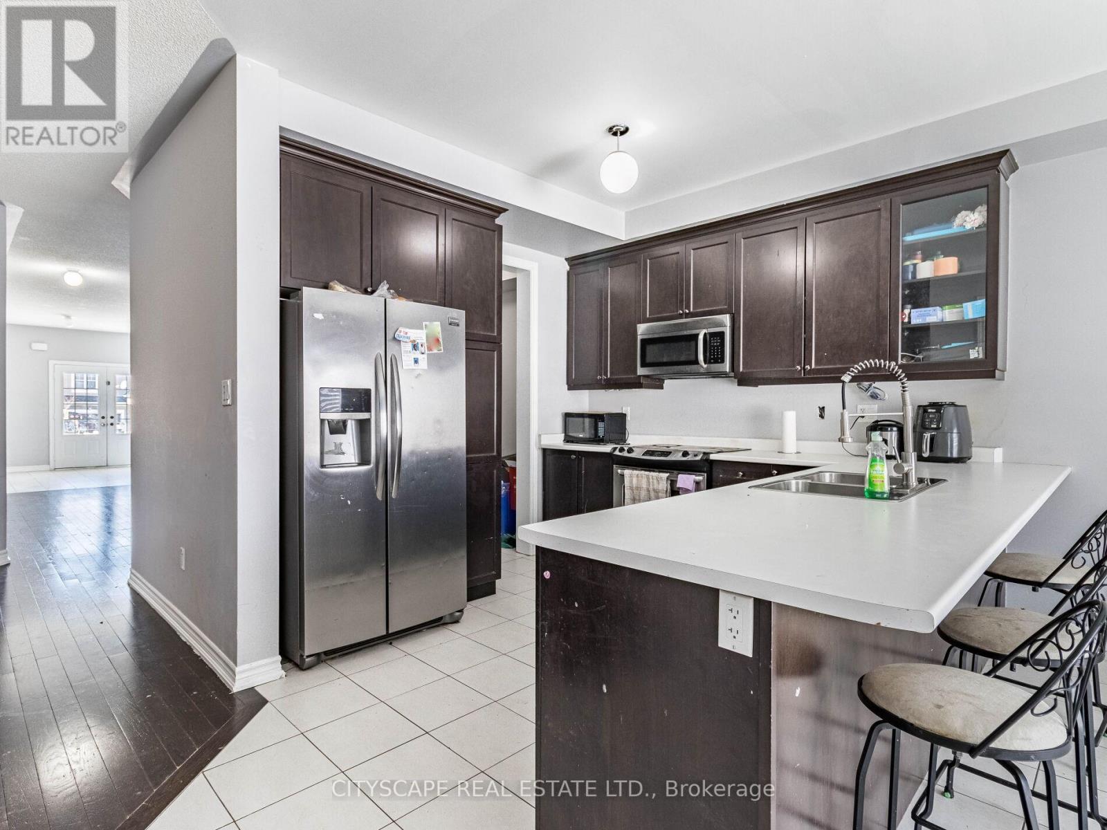 Property at 222 IRWIN STREET image 5